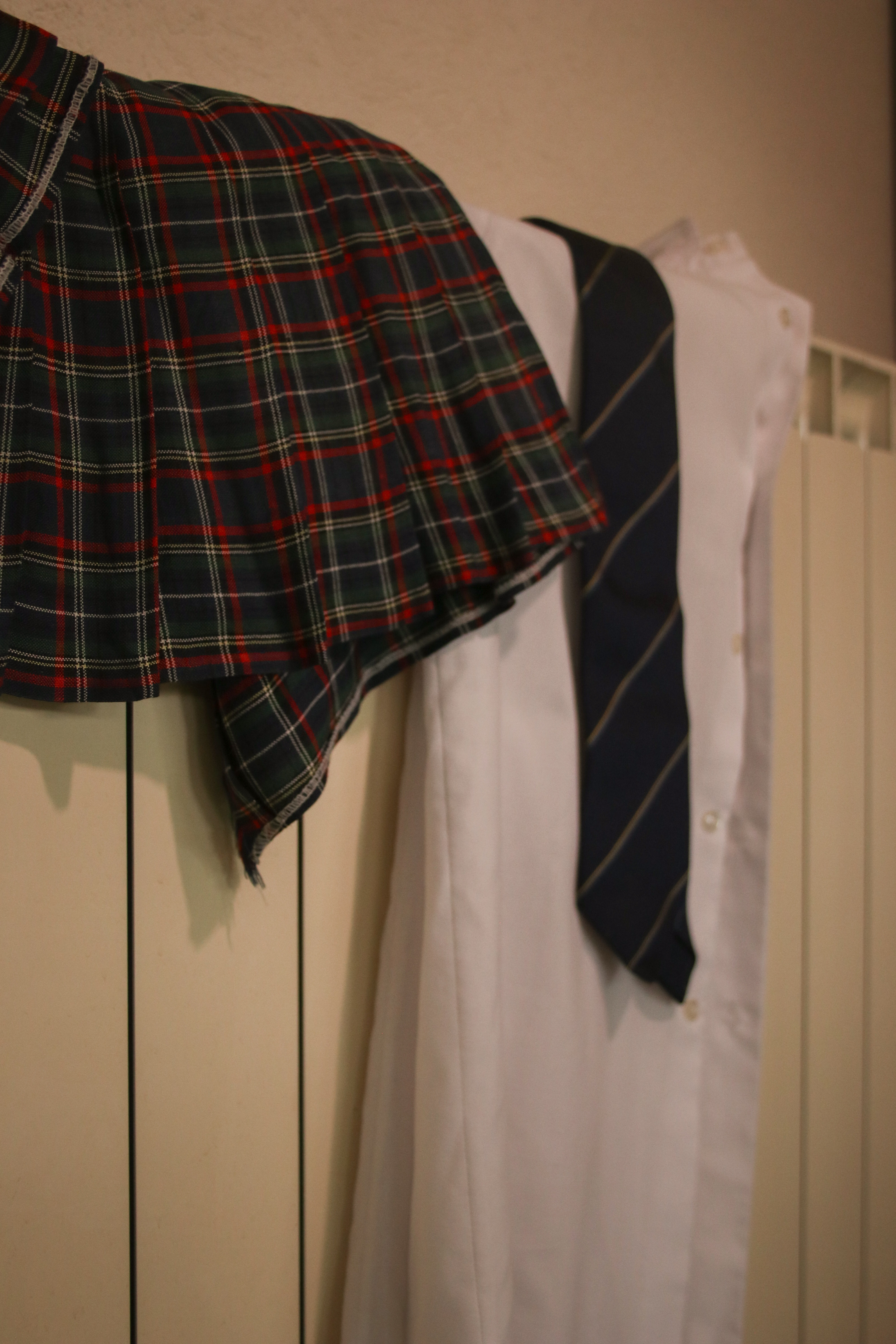 ...de madrugar y encontrar mi uniforme calentándose sobre el calefactor...