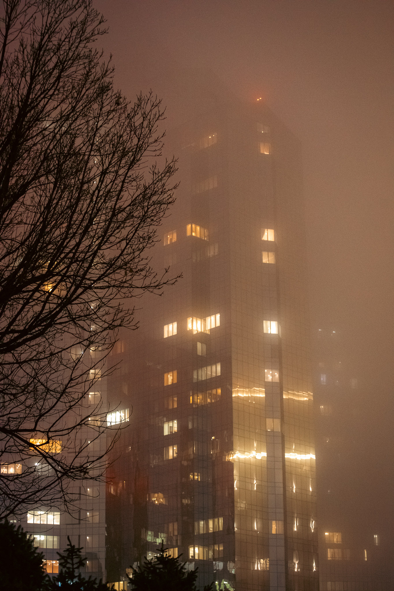 Gökyüzü Nerede Bitiyor? - Muğlak | Emre Bastıyalı