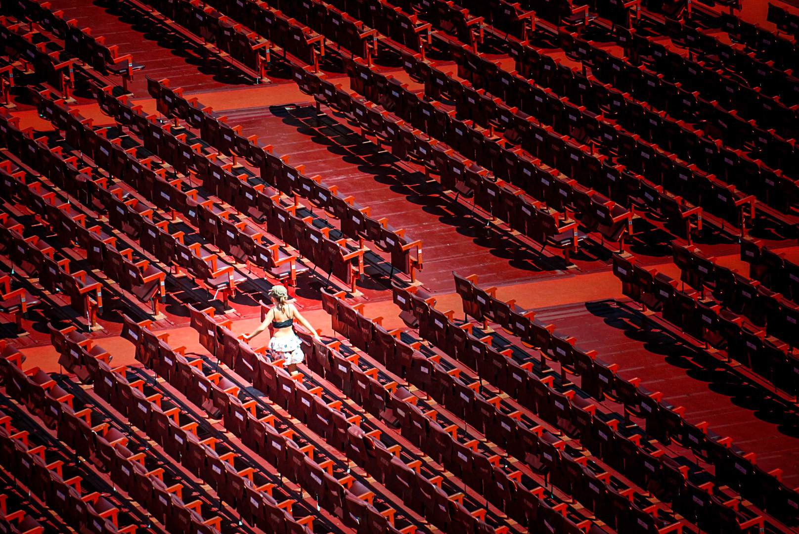 entre deux (cent) chaises