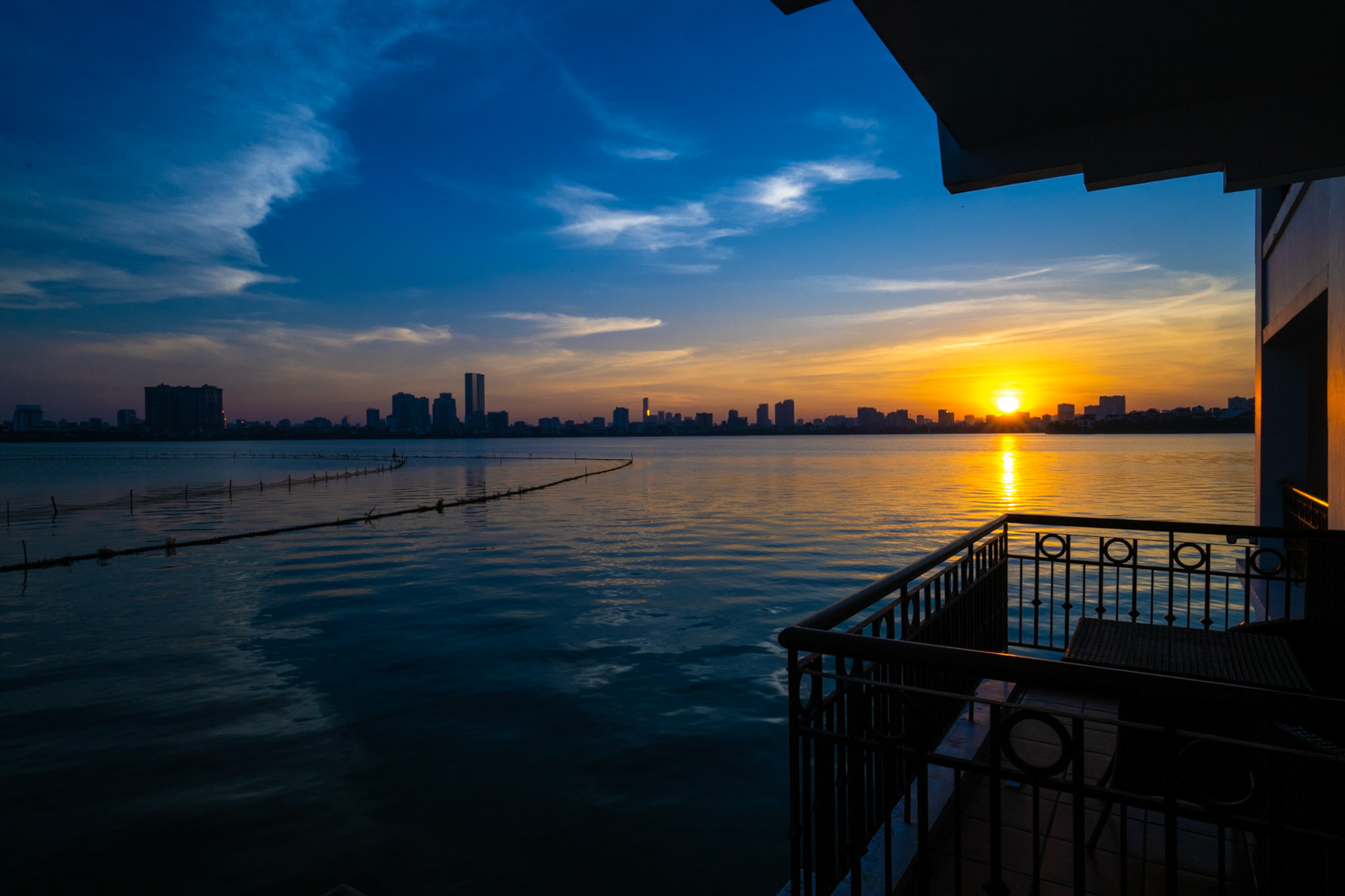 InterContinental Hanoi Westlake, Hanoi, Vietnam · November 1, 2022 · Nikon Z 9 · Nikkor Z 20 mm f/1.8 S · 1/200 sec f/16 ISO 450