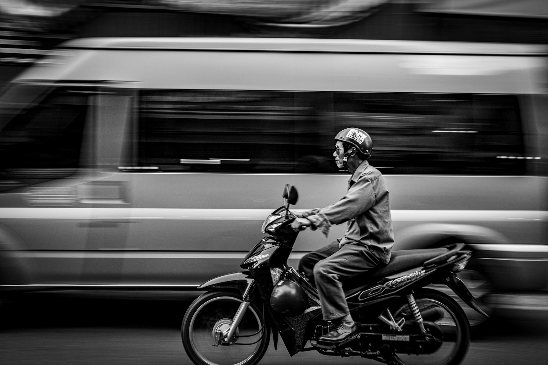 Hanoi, Vietnam · November 3, 2022 · Nikon Z 9 · Nikkor Z 50 mm f/1.8 S · 1/20 sec f/11 ISO 450
