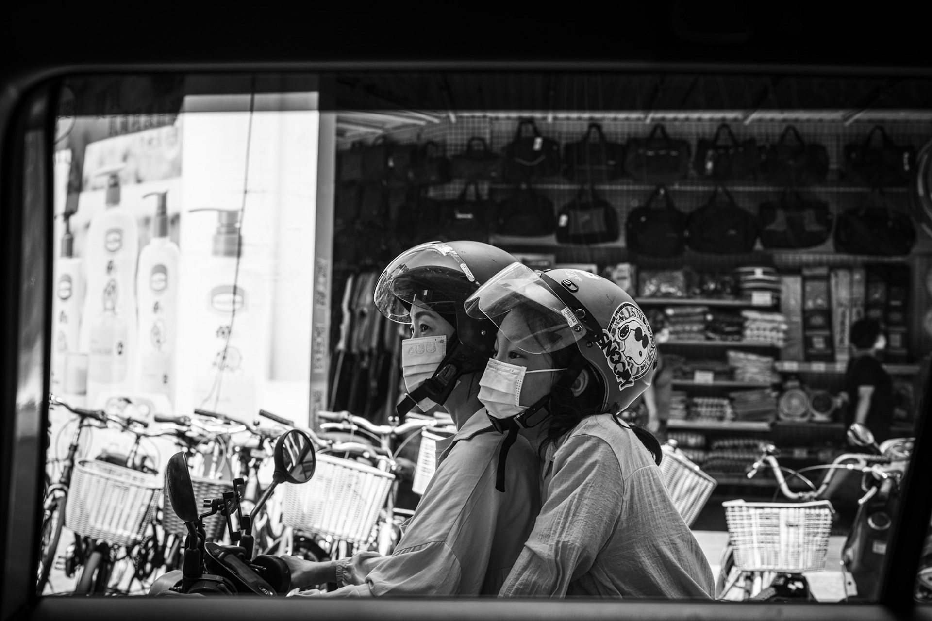 Taipei, Taiwan · September 30, 2023 · Nikon Z 9 · Nikkor Z 50 mm f/1.2 S · 1/60 sec f/5.6 ISO 220