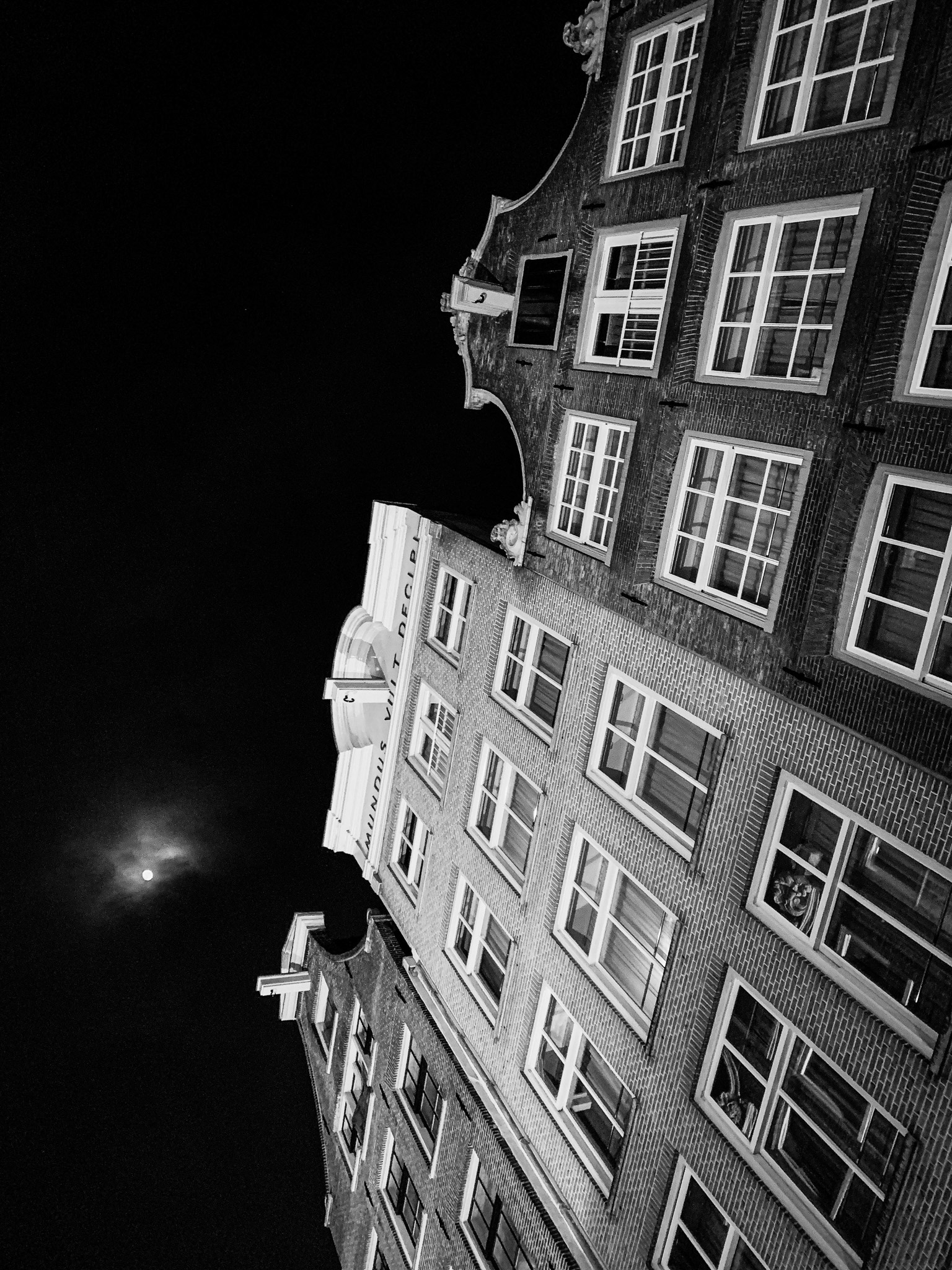 Amsterdam, Netherlands · February 6, 2020 · Apple iPhone XS Max · iPhone XS Max back dual camera 4.25 mm f/1.8 · 1/25 sec f/1.8 ISO 500