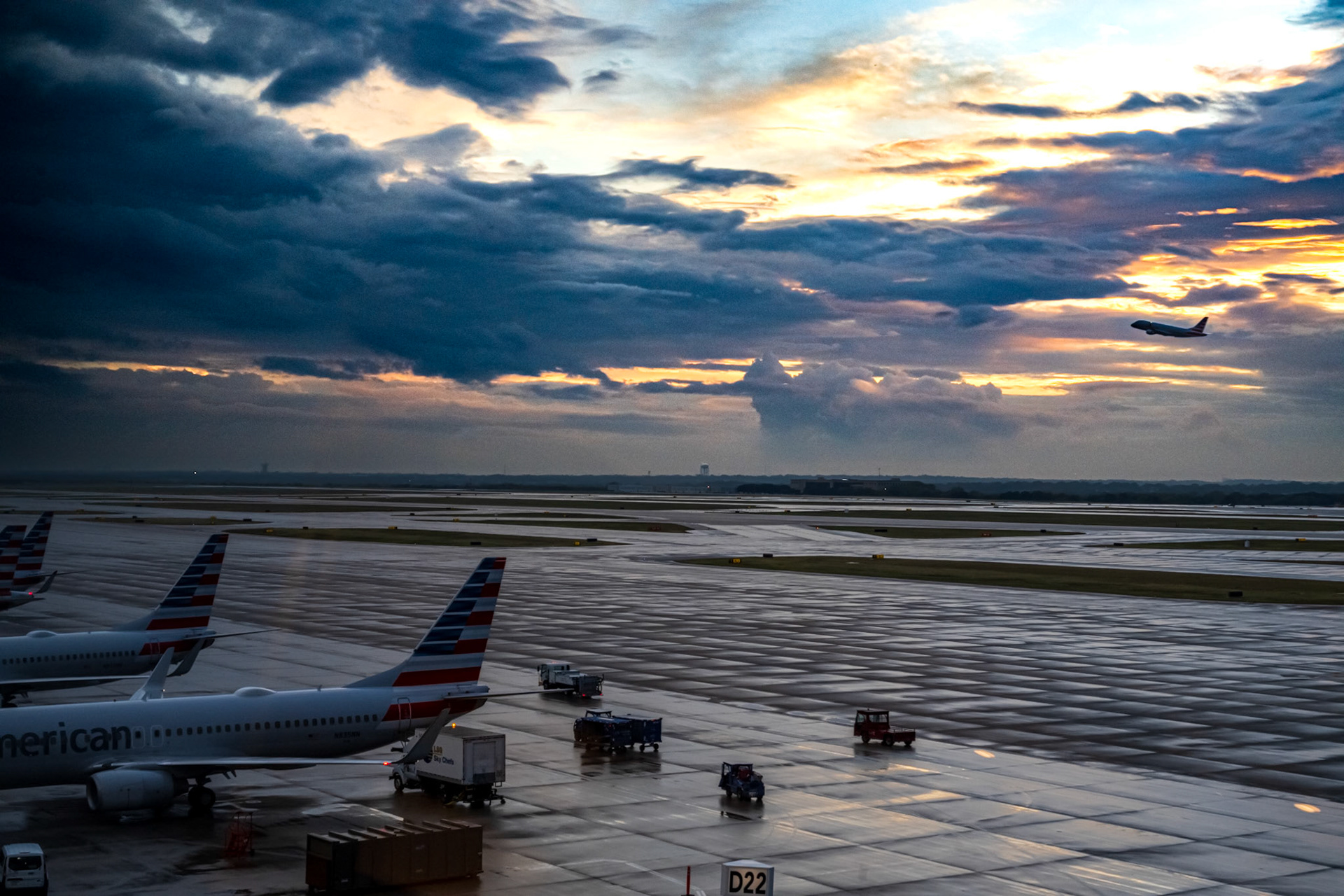 DFW, Dallas, Fort Worth, Texas, USA · November 7, 2022 · Nikon Z 9 · Nikkor Z 50 mm f/1.8 S · 1/125 sec f/11 ISO 1400