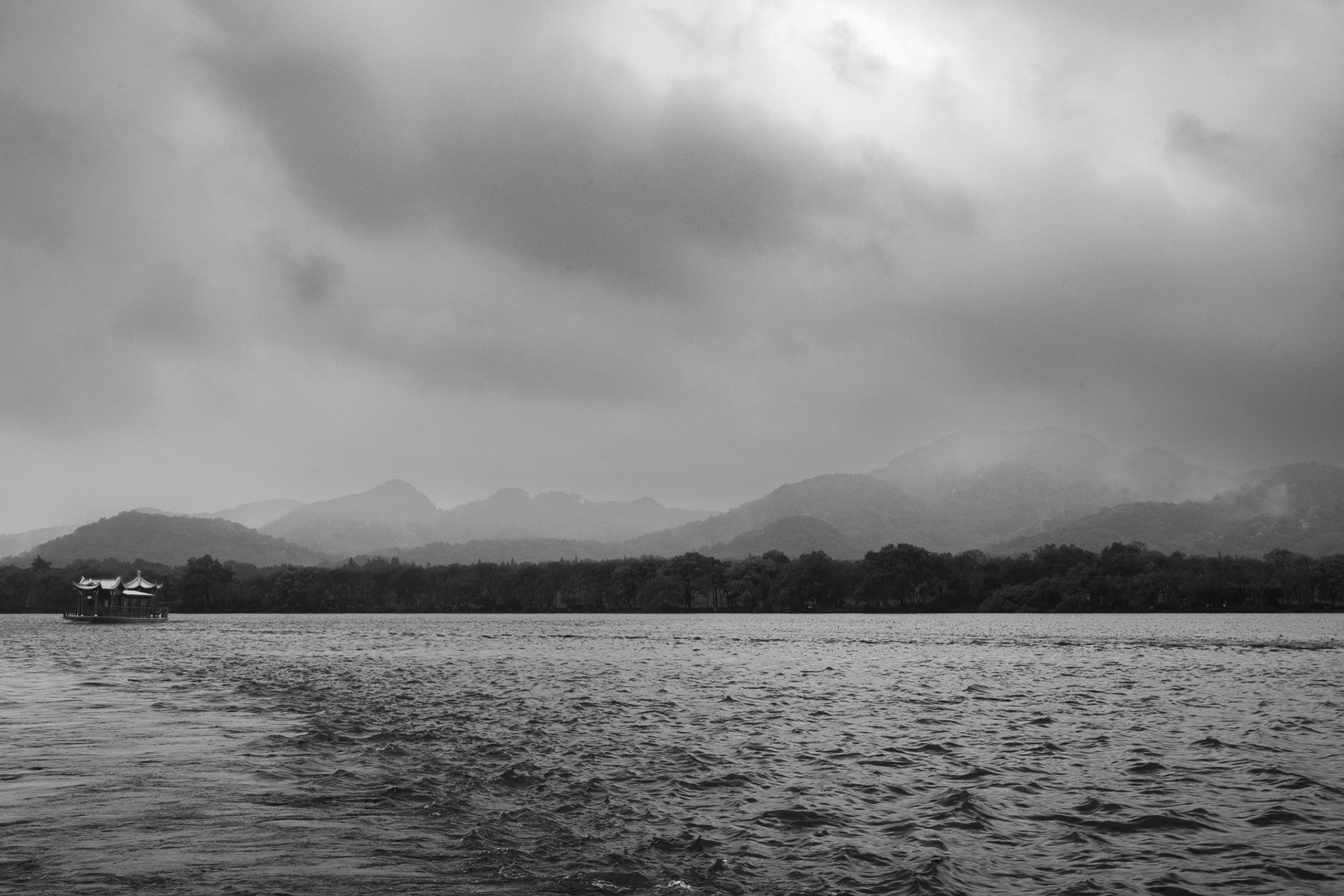 Hangzhou, Zheijang, China · April 12, 2025 · Nikon Z 9 · Nikkor Z 50mm f/1.2 S · 1/125 sec f/16 ISO 720