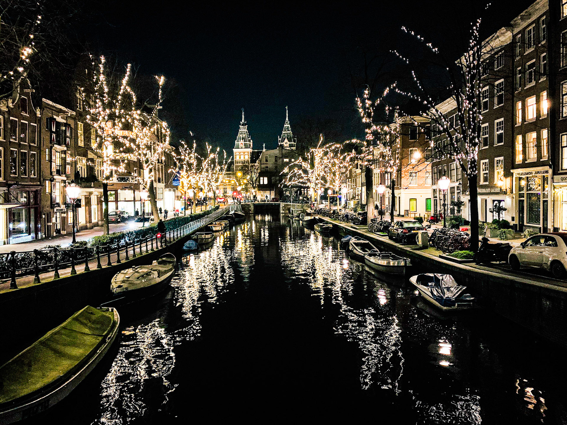 Amsterdam, Netherlands · February 6, 2020 · Apple iPhone XS Max · iPhone XS Max back dual camera 4.25 mm f/1.8 · 1/15 sec f/1.8 ISO 800