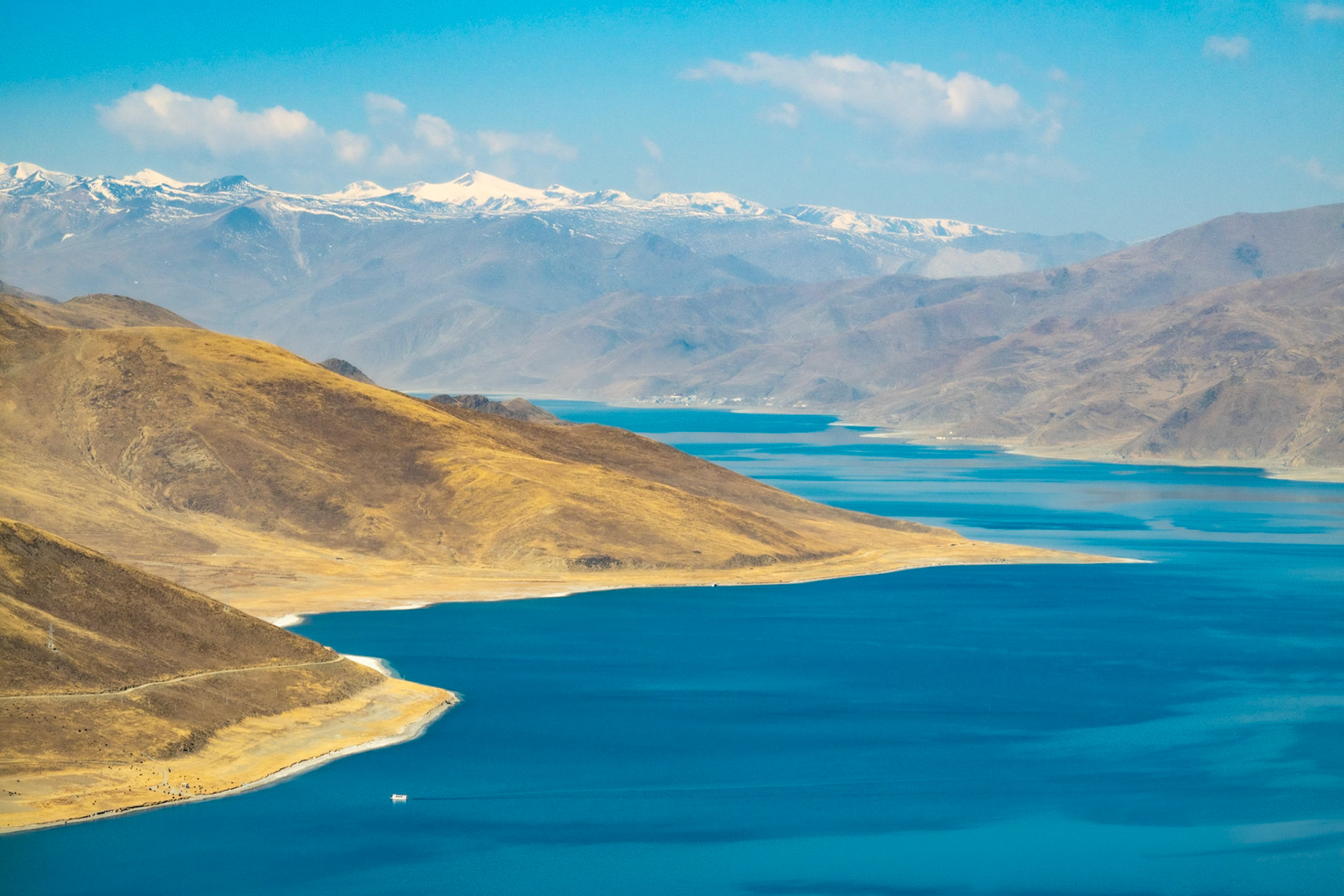 Yamdrok Lake, Tibet, China · April 25, 2024 · Nikon Z 9 · Nikkor Z 135mm f/1.8 S Plena · 1/500 sec f/16 ISO 320