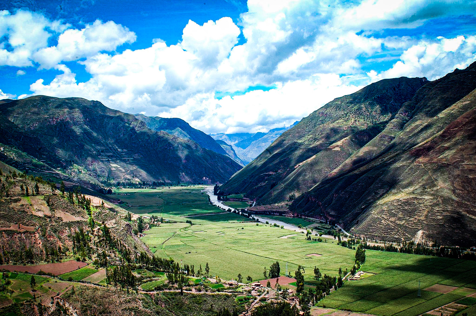 Peru · January 1, 2006 · Nikon D70s · 24.0-50.0 mm · f/4.0-5.6 1/50 sec f/22 ISO 200