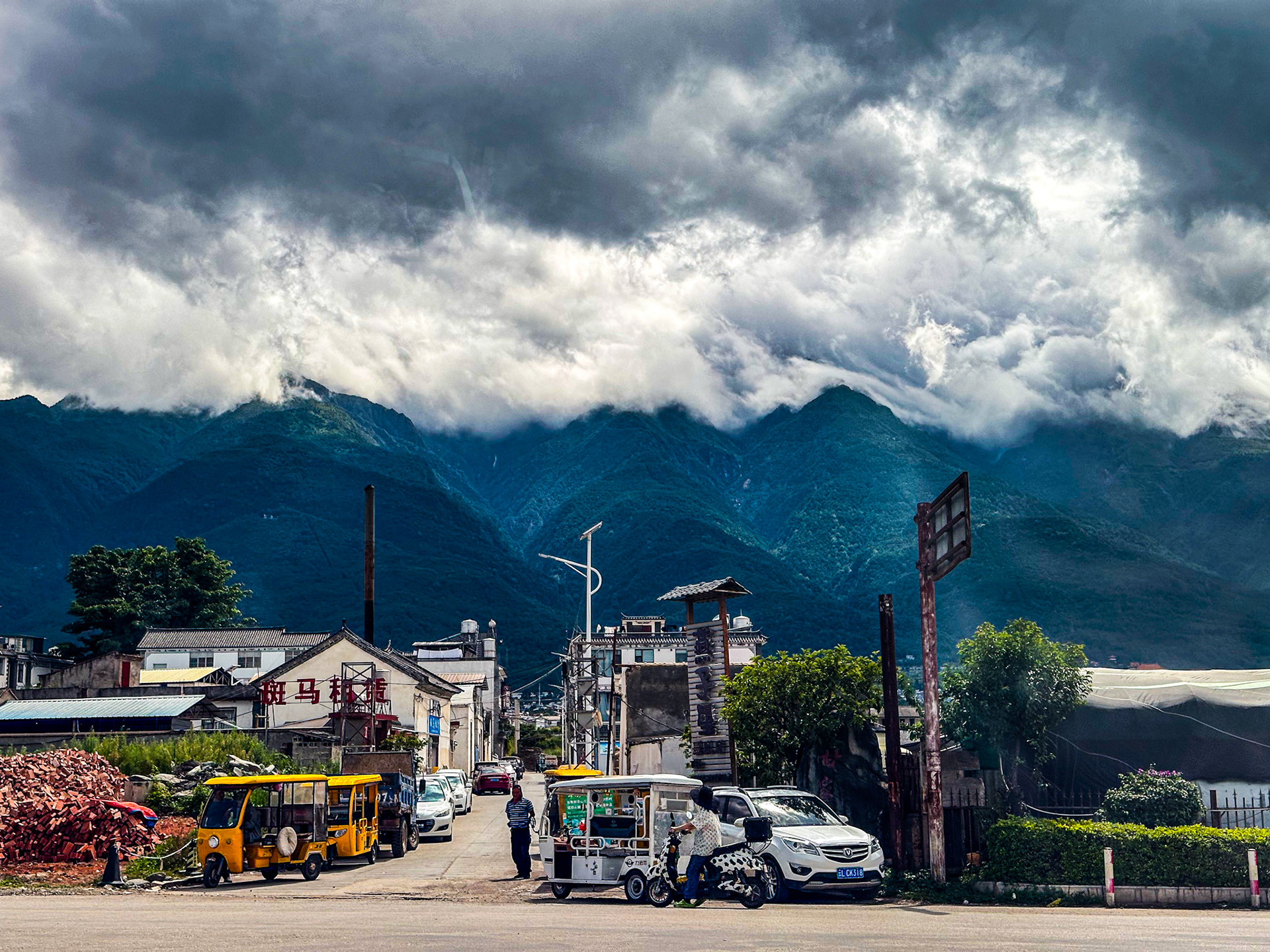 Dali, Yunnan Province, China · July 13, 2023 · Apple iPhone 13 Pro Max · iPhone 13 Pro Max back triple camera 6.86 mm f/1.78 · 1/5600 sec f/1.8 ISO 64