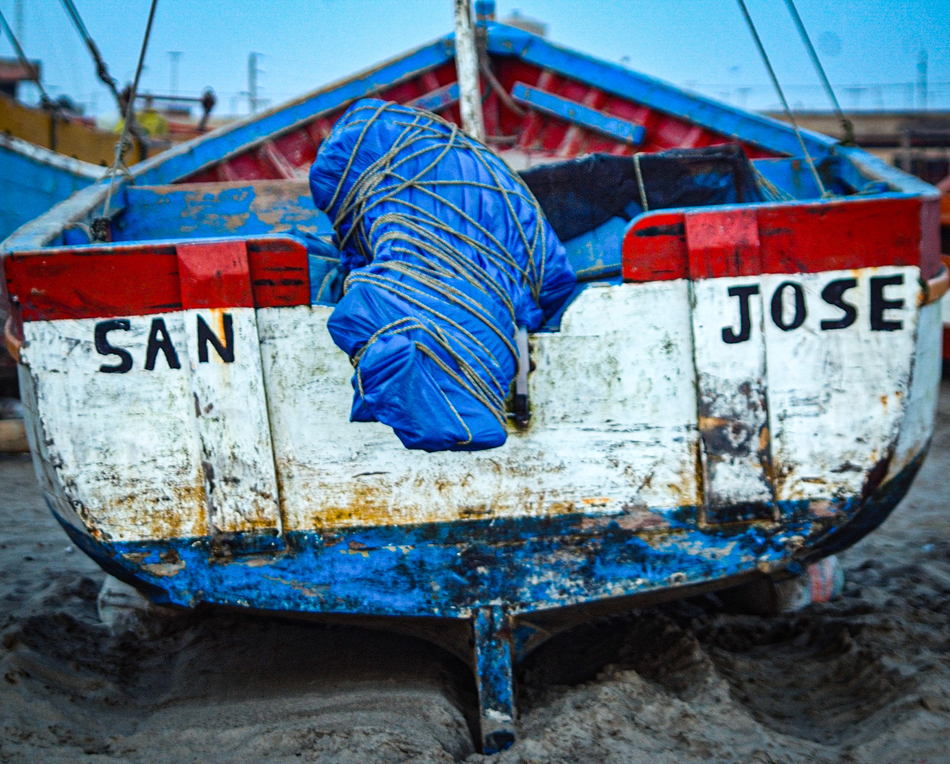 La Caleta de San José, Lambayeque, Peru · December 29, 2005 · Nikon D70s · 70.0-300.0 mm f/4.0-5.6 · 1/25 sec f/4.0 ISO 200