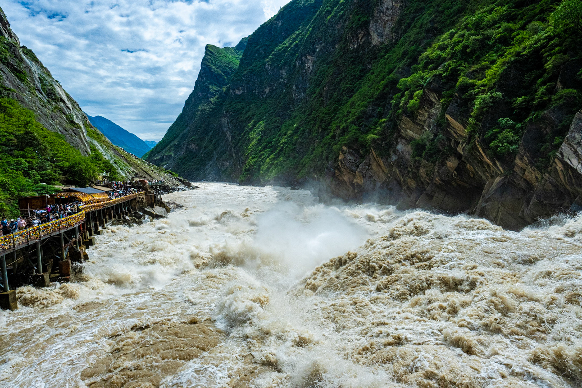 Tiger Leaping Gorge, Yunnan Province, China · July 16, 2023 · Nikon Z 9 · Nikkor Z 20 mm f/1.8 S · 1/1600 sec f/16 ISO 2000