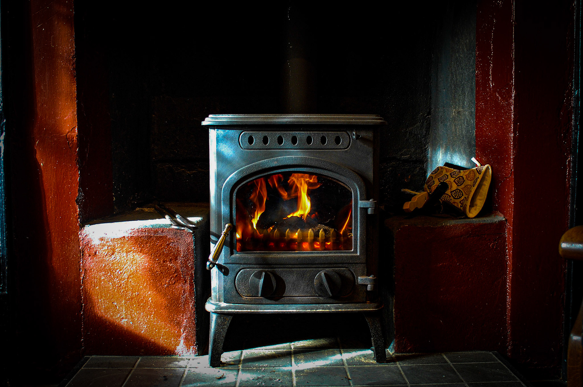 Ireland · February 20, 2009 · Nikon D200 · 24.0 mm f/2.8 · 1/20 sec f/2.8 ISO 320