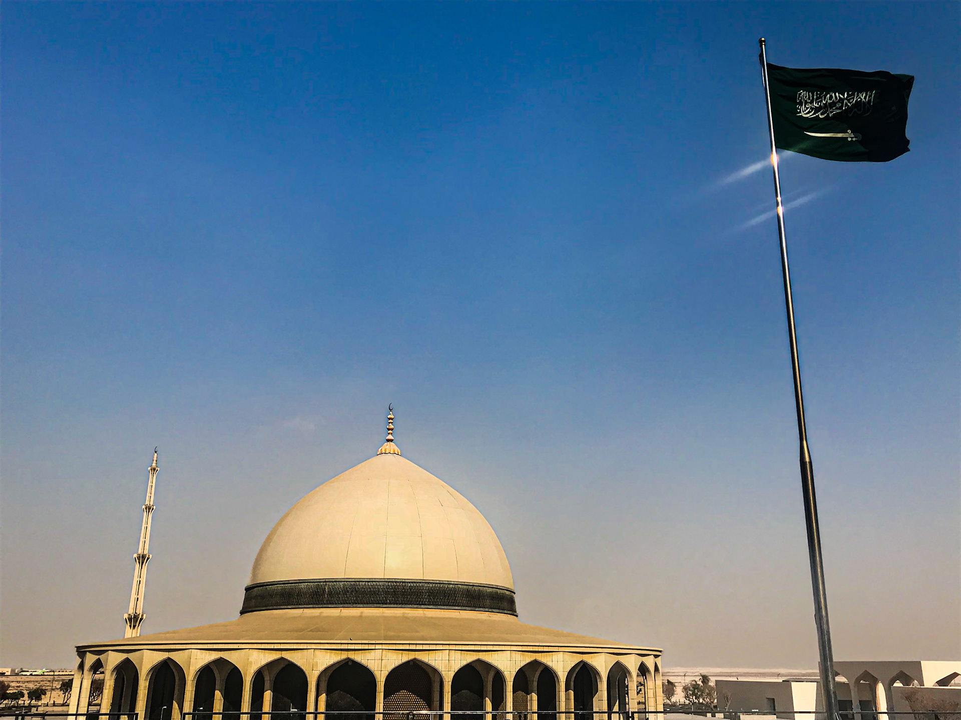 DMM, Dammam, Saudi Arabia · October 1, 2018 · Apple iPhone 7 · iPhone 7 back camera 3.99 mm f/1.8 · 1/4566 sec f/1.8 ISO 20