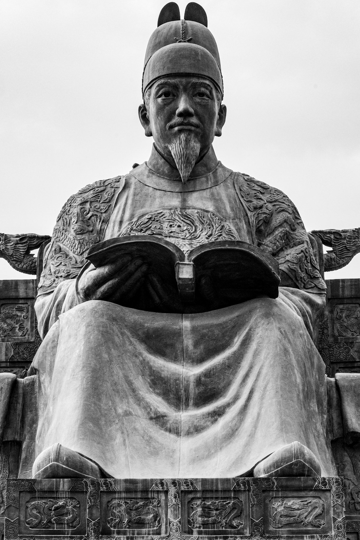 King Sejong, Seoul, South Korea · October 15, 2022 · Nikon Z 9 · Nikkor Z 85 mm f/1.8 S · 1/200 sec f/16 ISO 2200