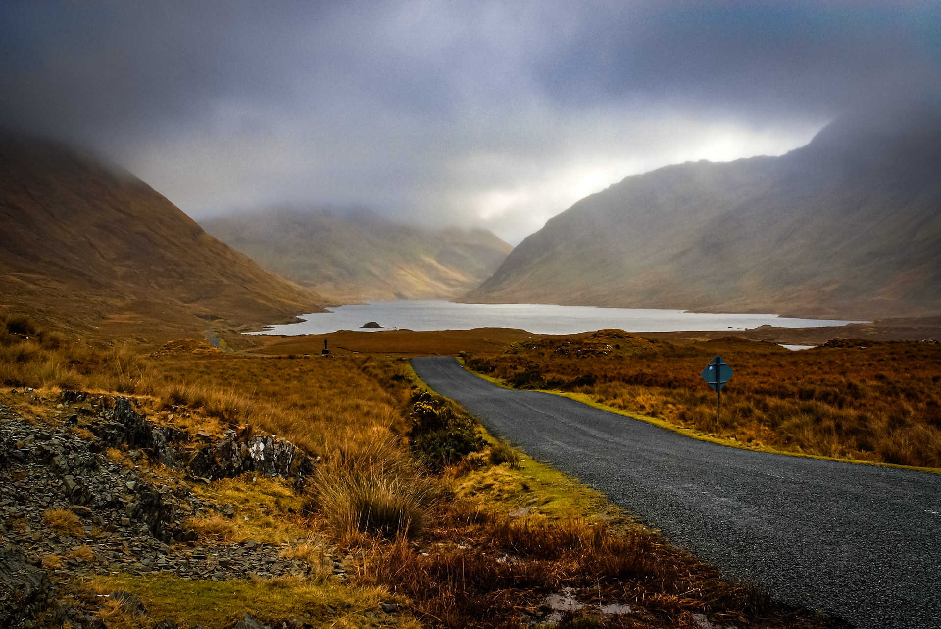 Doo Lough Pass, Ireland · February 22, 2009 · Nikon D200 · 24.0 mm f/2.8 · 1/100 sec f/11 ISO 250