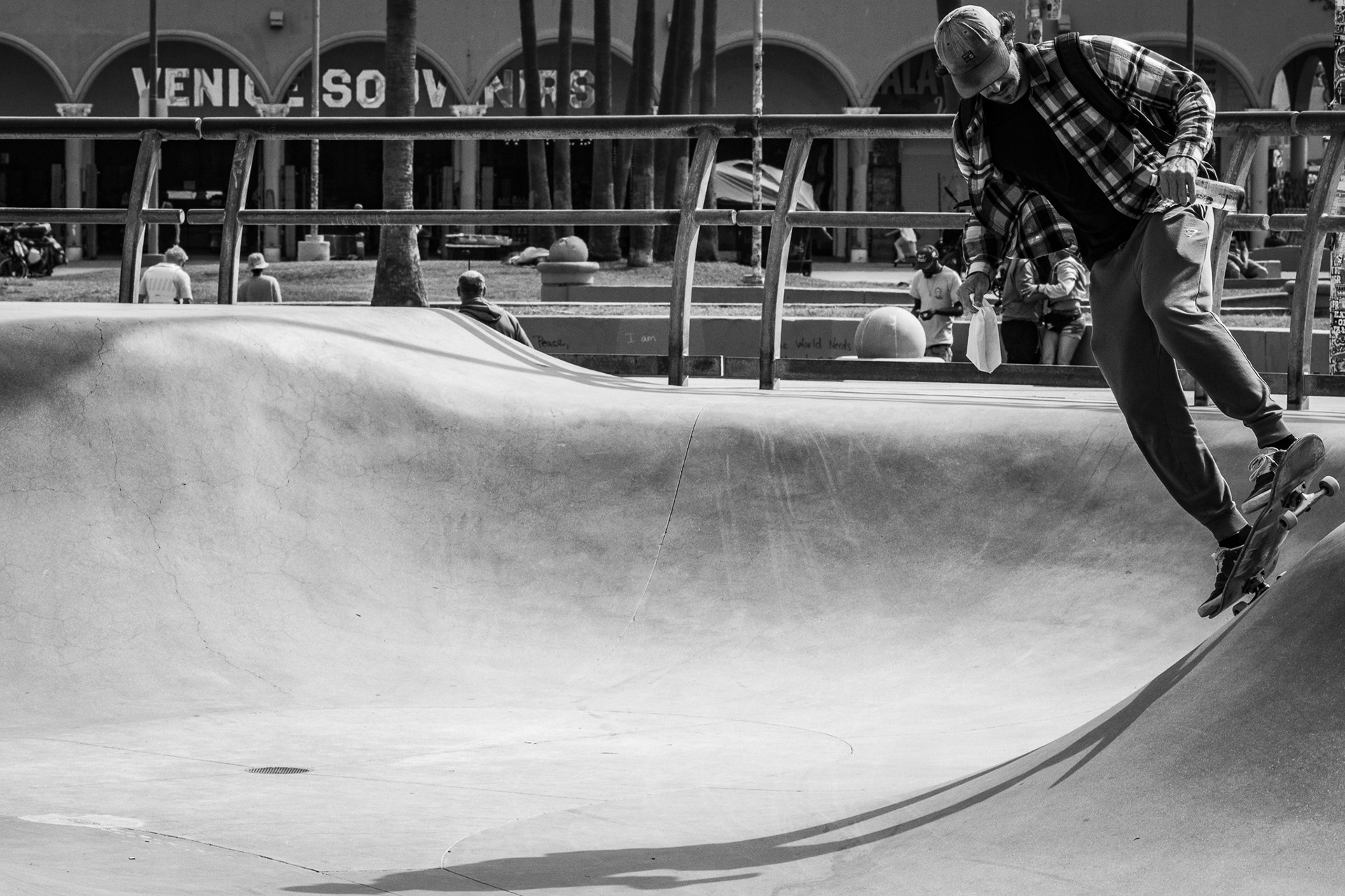 Venice Beach, California, USA · April 20, 2025 · Nikon Z 9 · Nikkor Z 135mm f/1.8 S Plena · 1/1000 sec f/16 ISO 1400