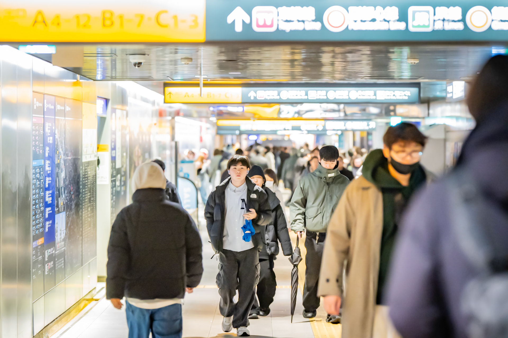 Venice, California, USA · April 19, 2025 · Nikon Z 9 · Nikkor Z 50mm f/1.2 S · 1/60 sec f/2.0 ISO 2800