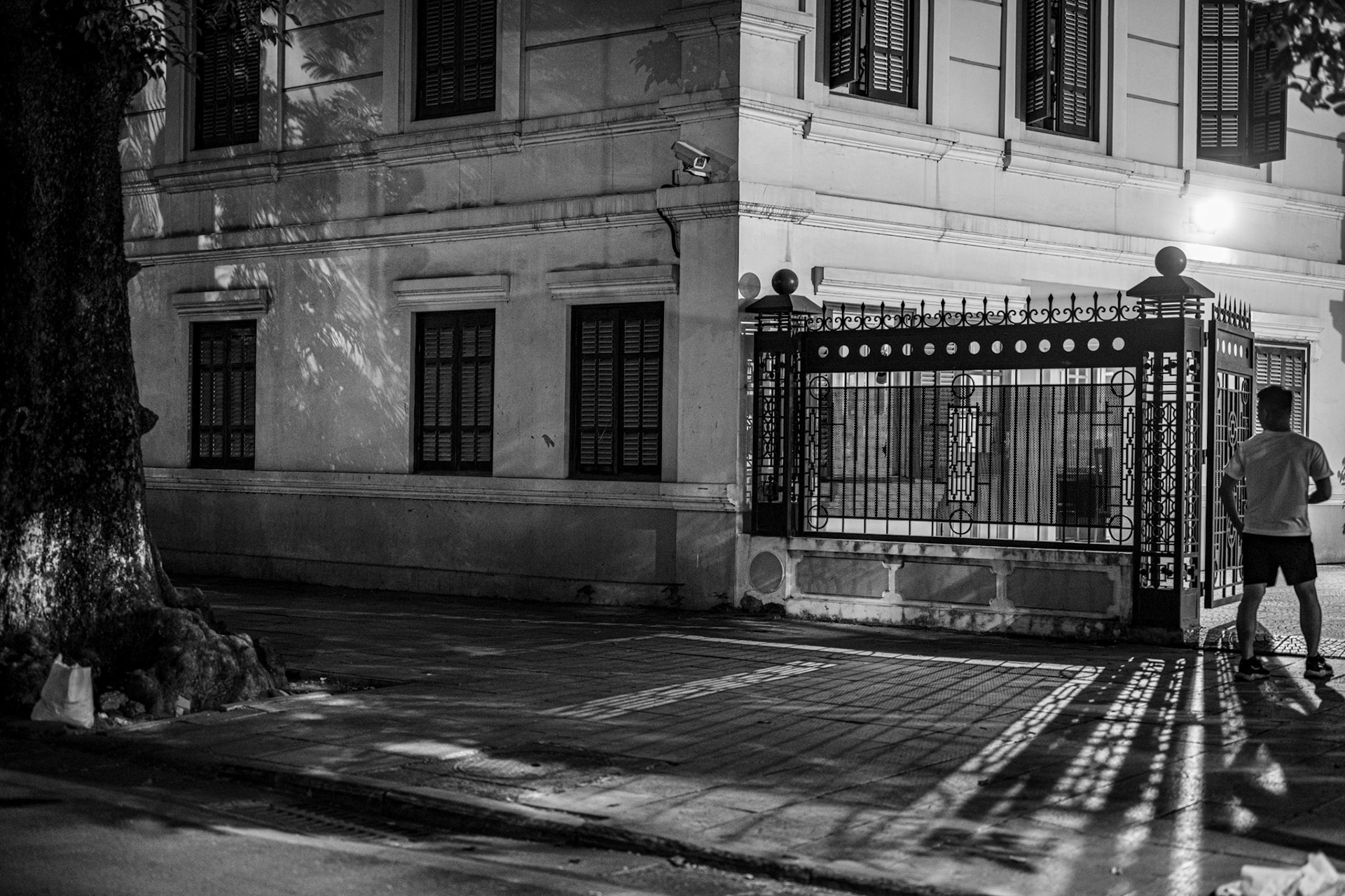 Hanoi, Vietnam · November 2, 2022 · Nikon Z 9 · Nikkor Z 50 mm f/1.8 S · 1/60 sec f/1.8 ISO 1800