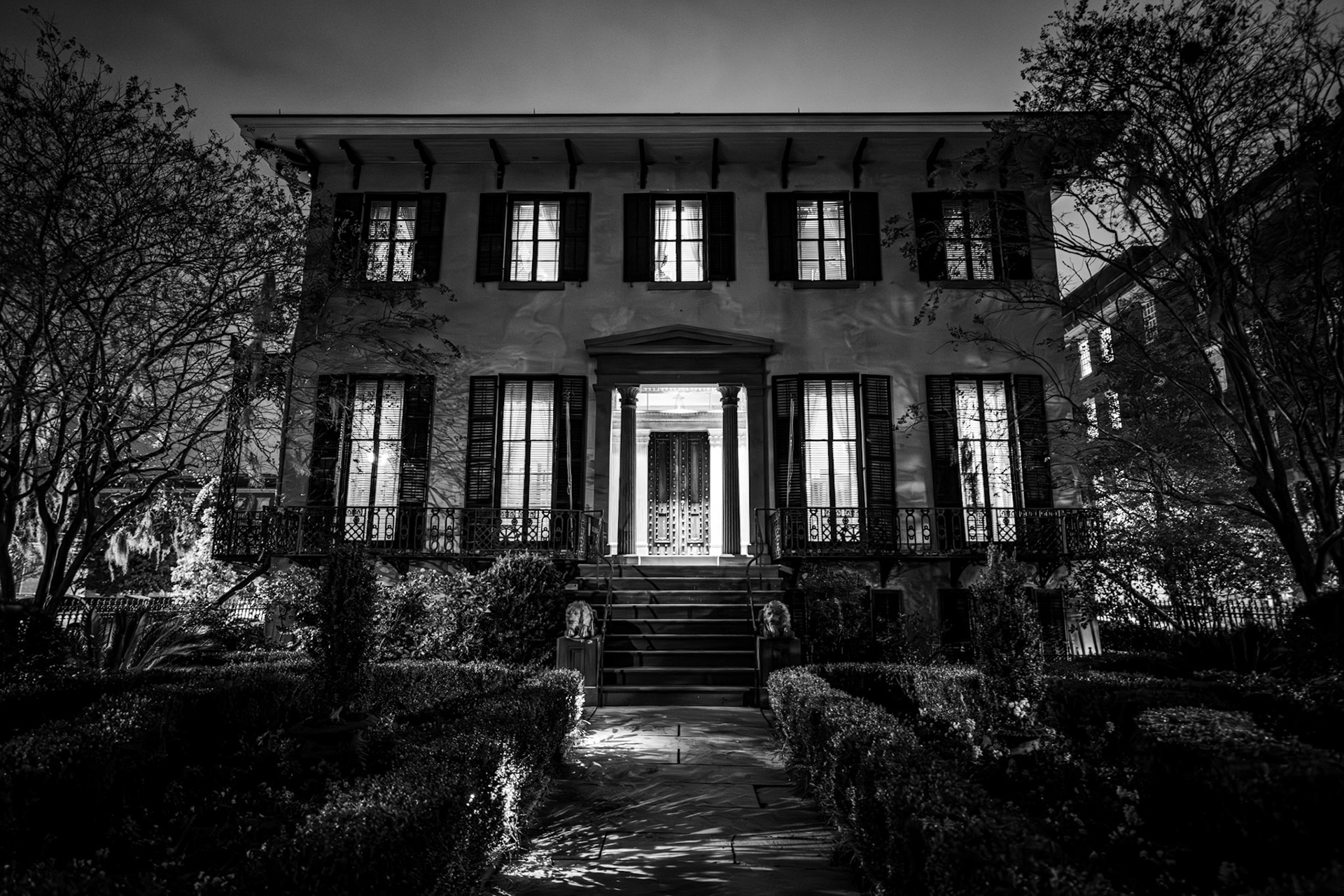 Savannah, Georgia, USA · November 9, 2022 · Nikon Z 9 · Nikkor Z 20 mm f/1.8 S · 1/20 sec f/1.8 ISO 8000