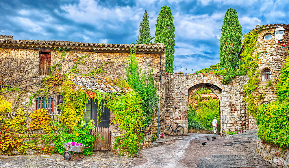 Les Arcs sur Argens (South of France) Photo