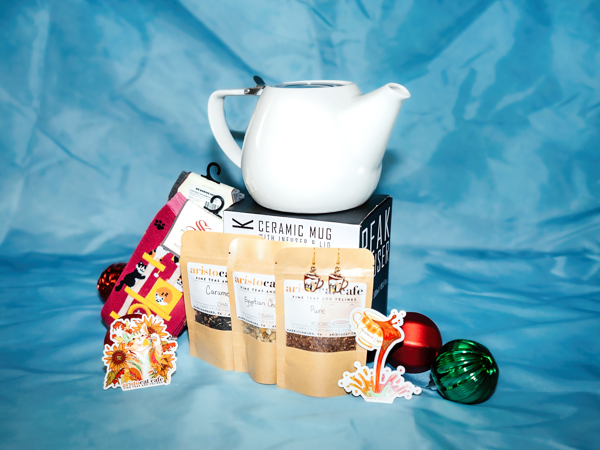 Aristocat Cafe - HDR Holiday Gift Guide