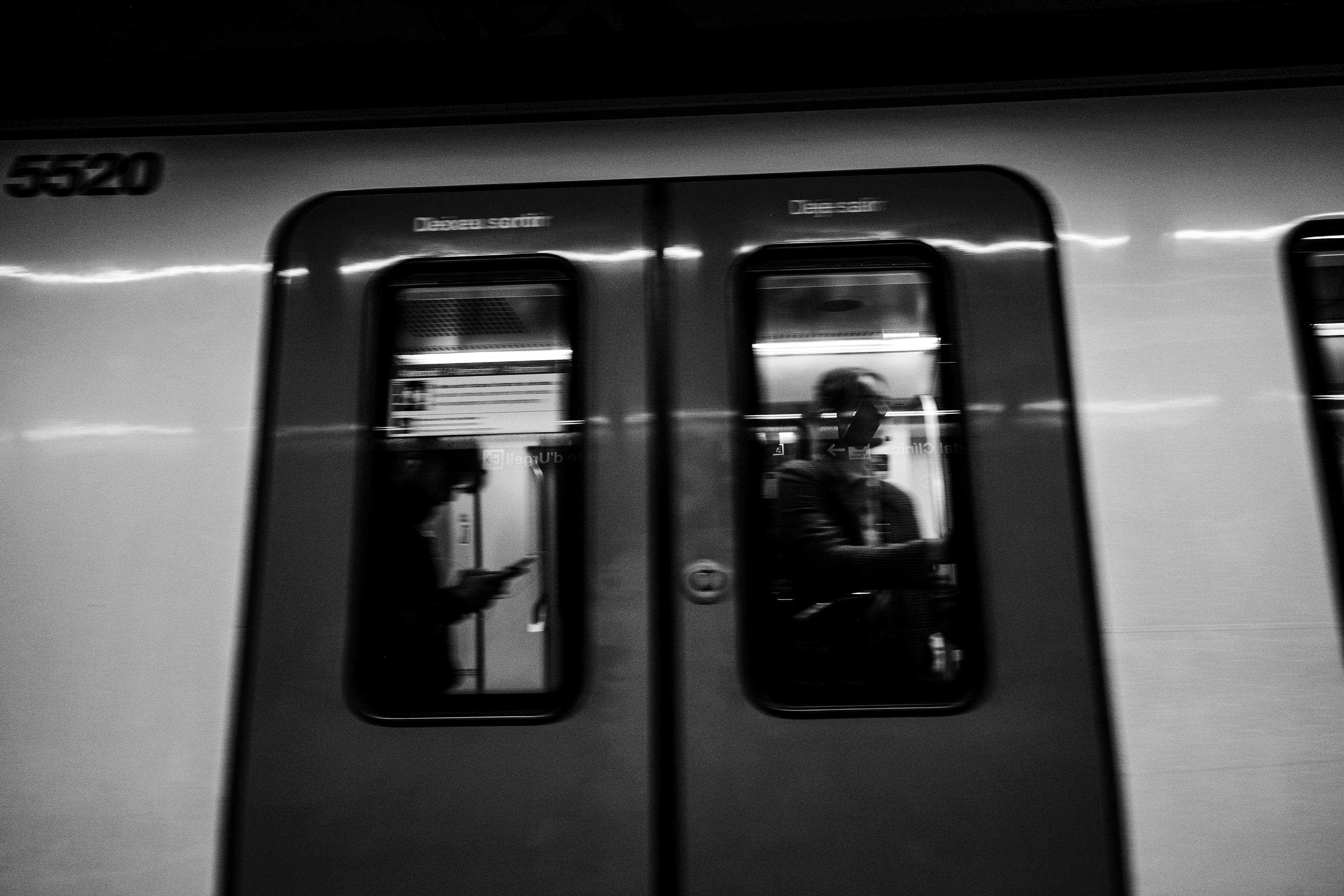 Tren subterráneo metropolitano de Barcelona, 2023.