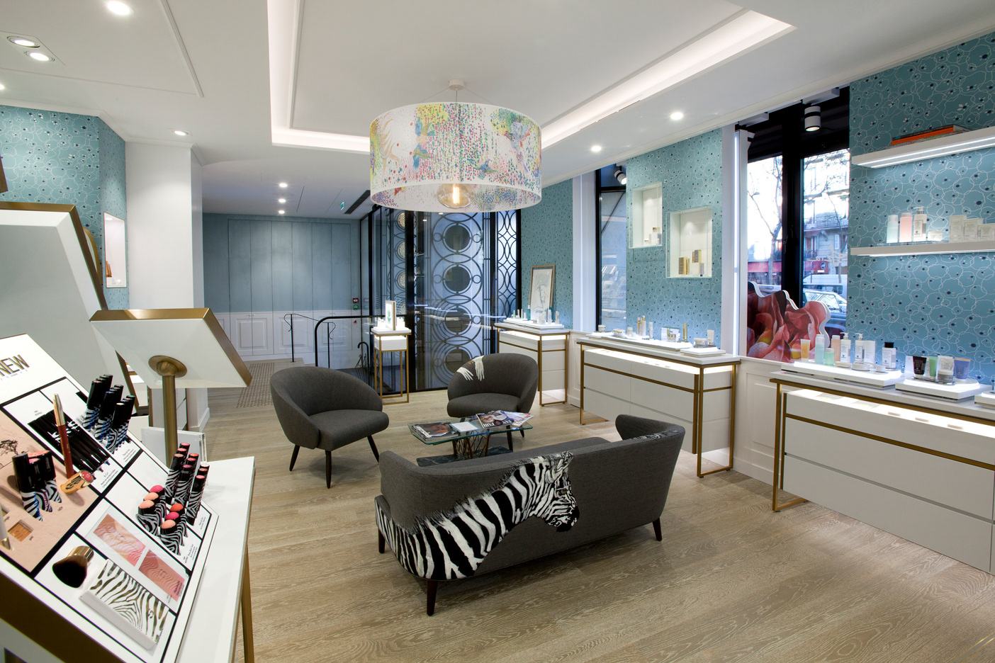 Decoration and merchandising coordination for stores and corners