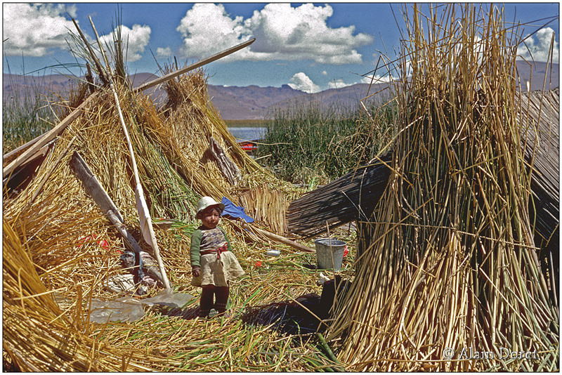 Pérou. Indiens Uros sur lac Titicaca