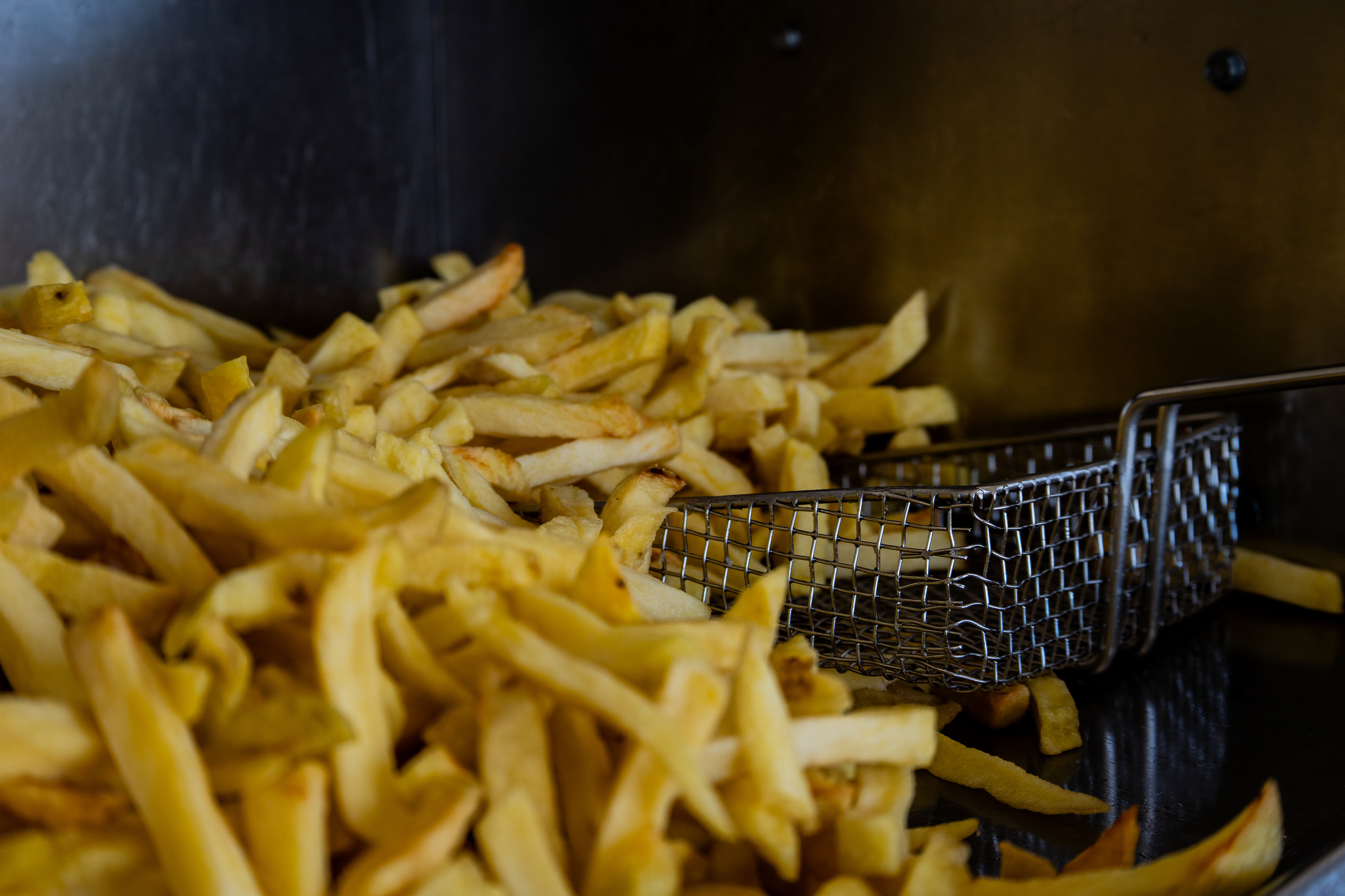 We bakken onze friet vers voor, vaak zelfs op locatie. Verser kan niet!