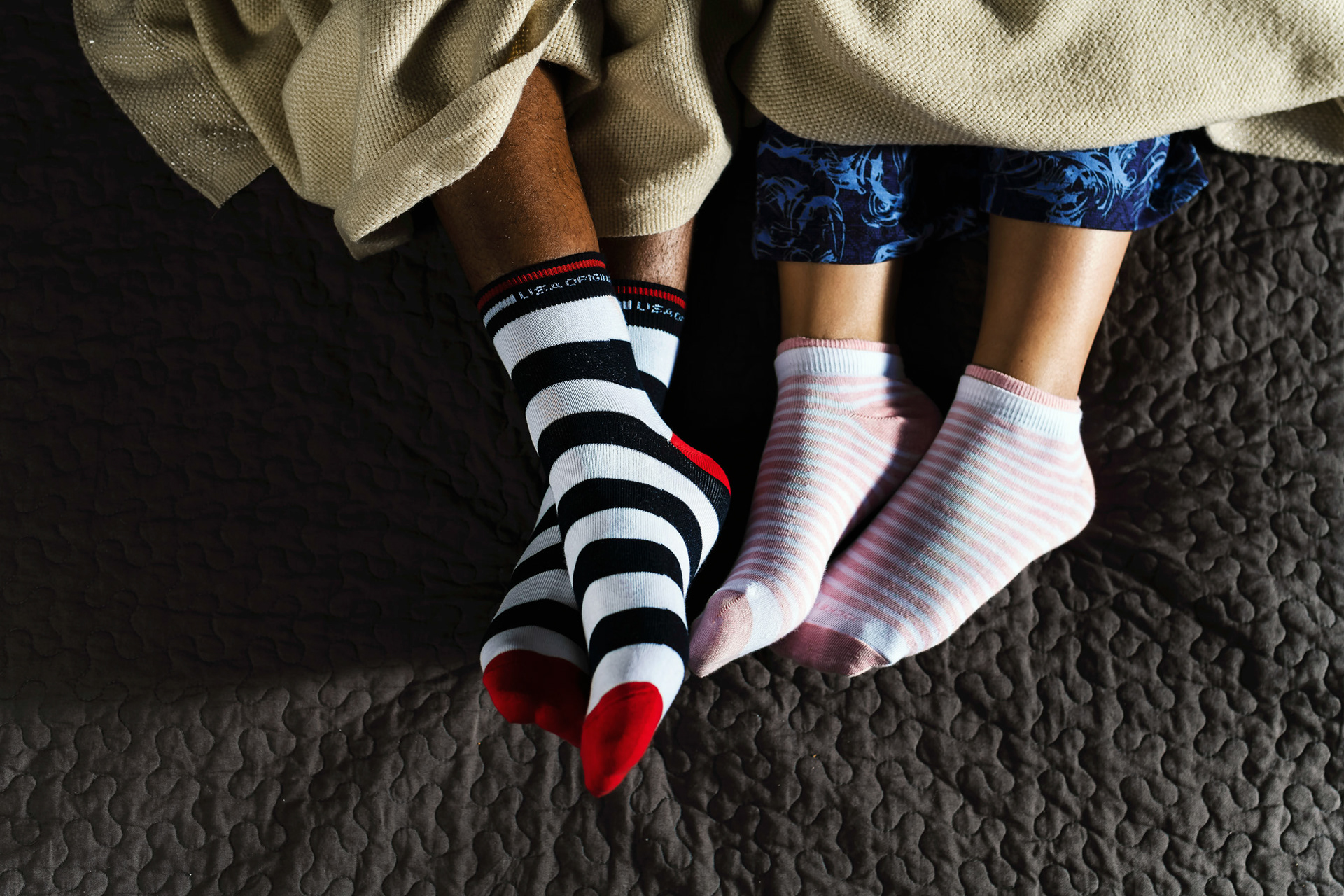 Wearing socks. Связанные девушки в носках. Половина носочка. Kids Socks носки. Носки половина.
