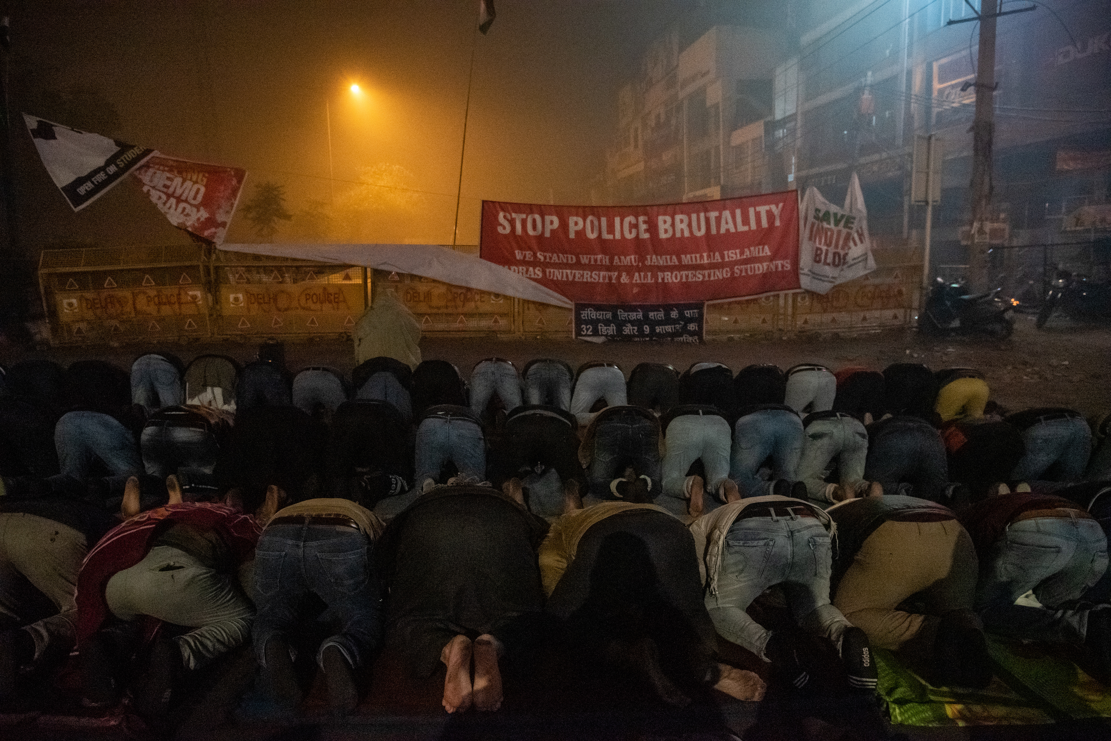 Protesters offer Morning Namaz, Shaheen Bagh, 2019