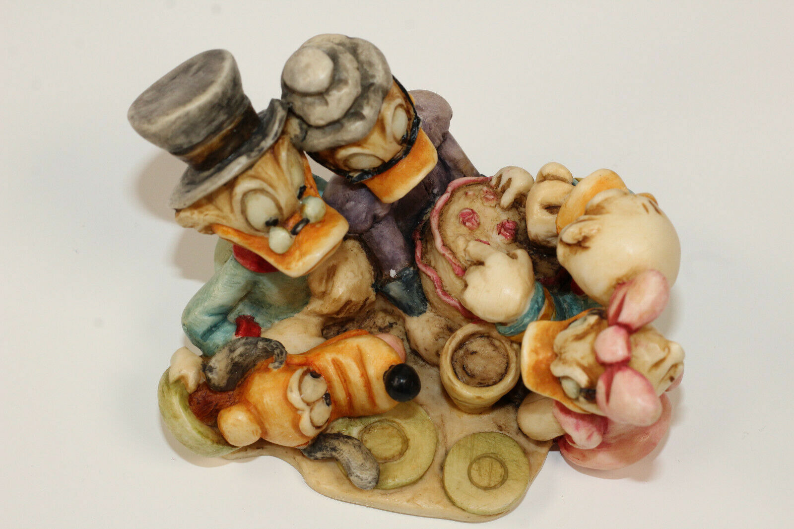 Lid of figurine designed for Harmony Kingdom