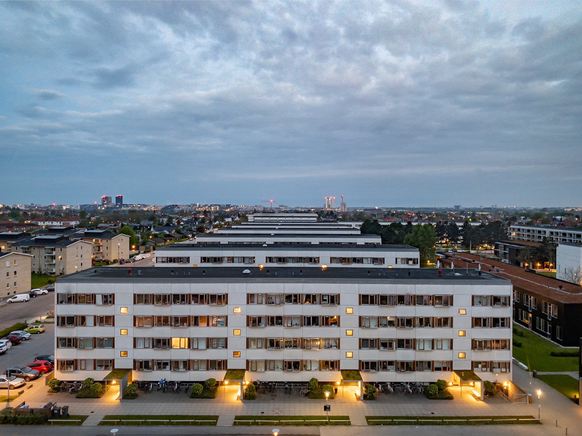 HDR Merge - LR, no deghosting, 5 images, 04:16:14 - 04:16:27, 1 - 1/11 s