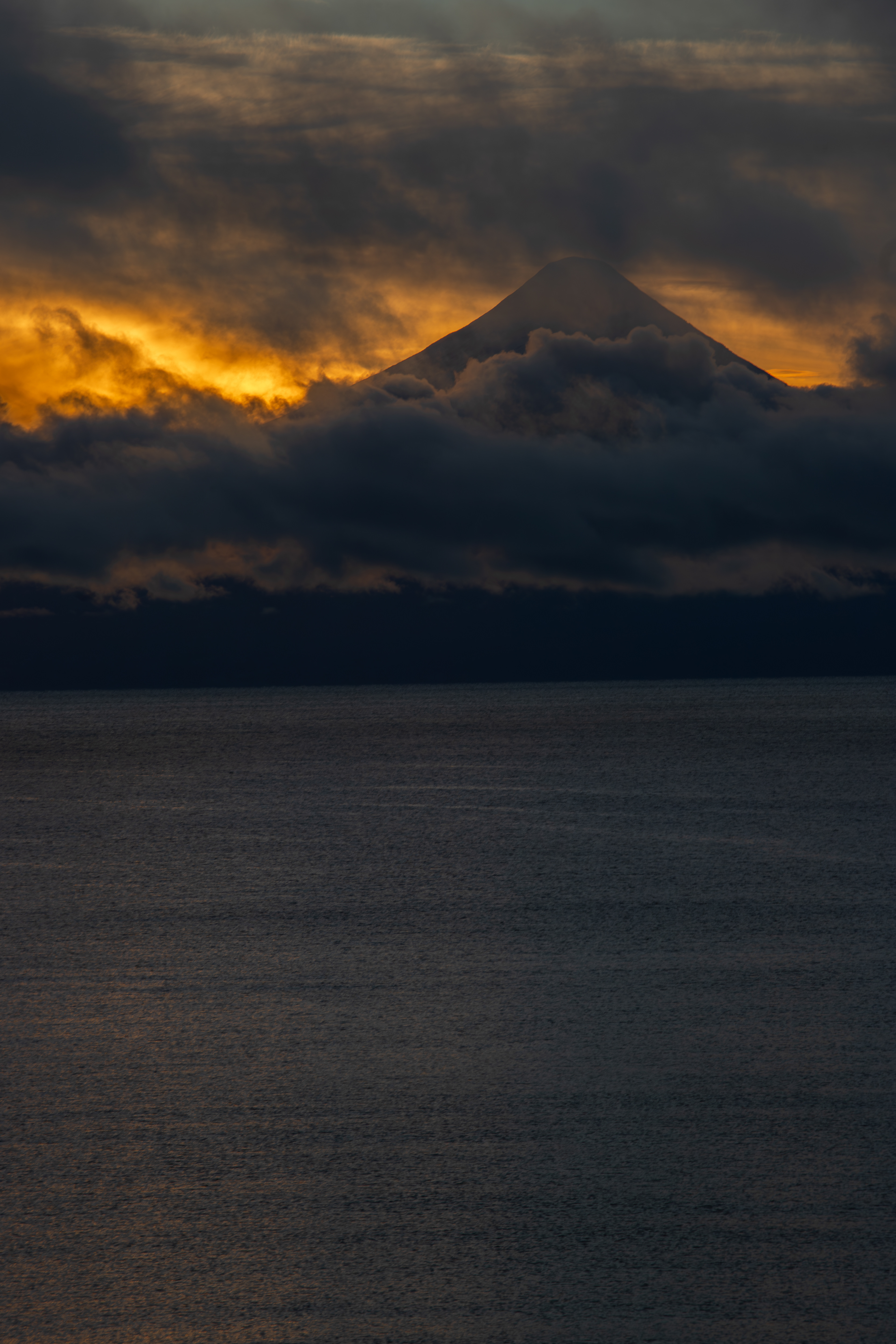 Amencer de fuego sobre el Lago Llanquihue