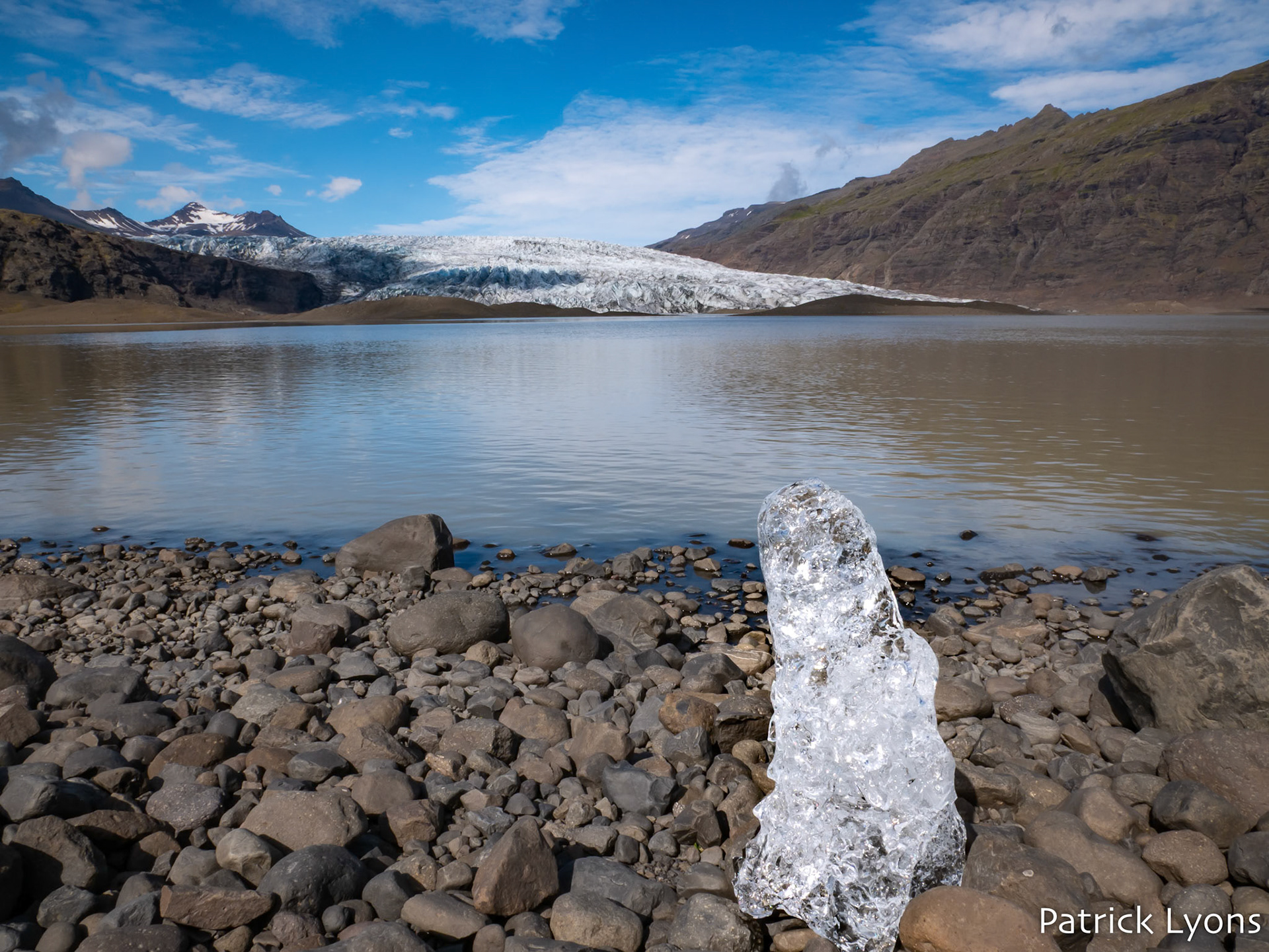 Glacier field and lagoon in southern Iceland