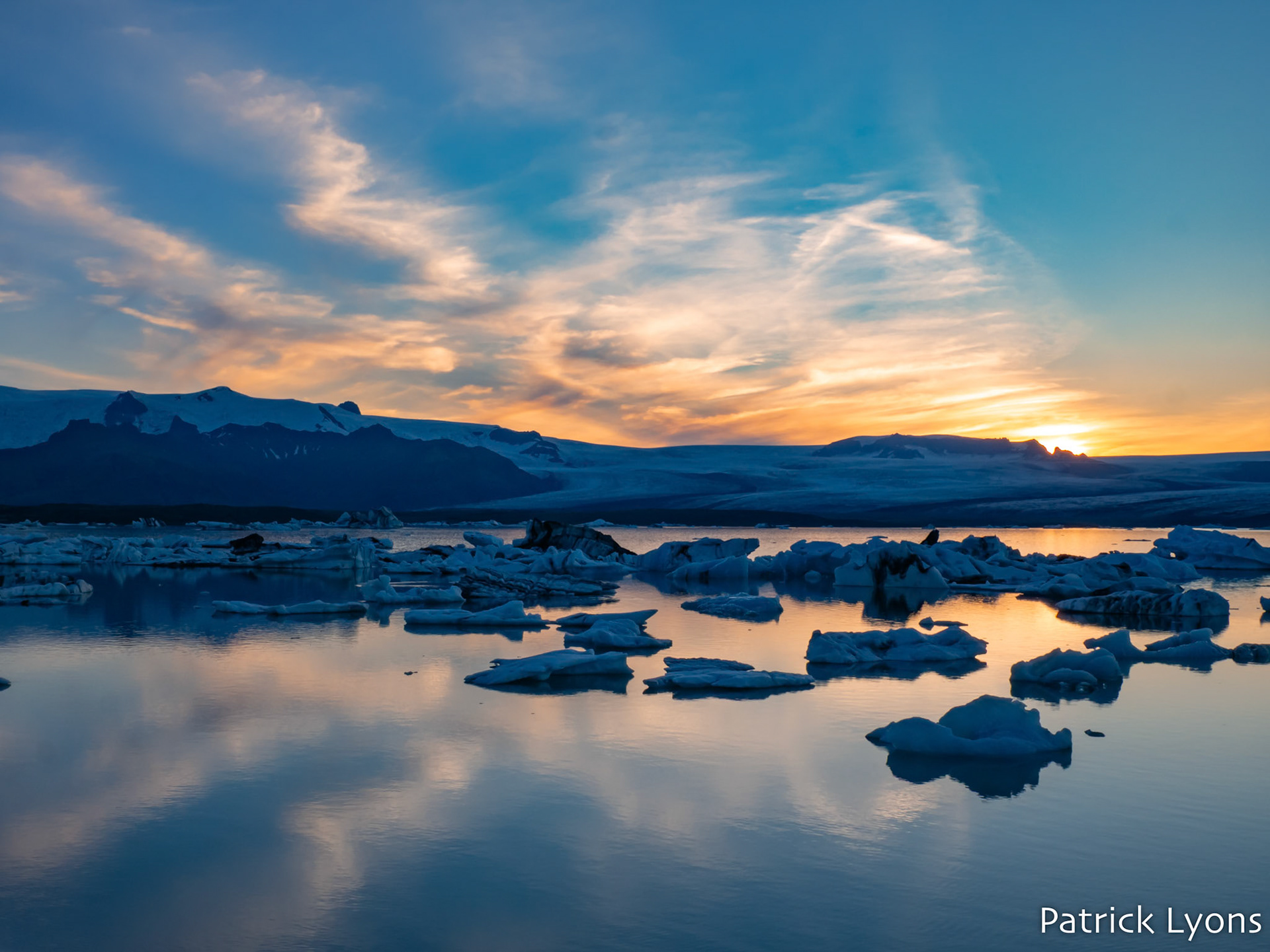 Jökulsárlón lagoon and icebergs in Iceland