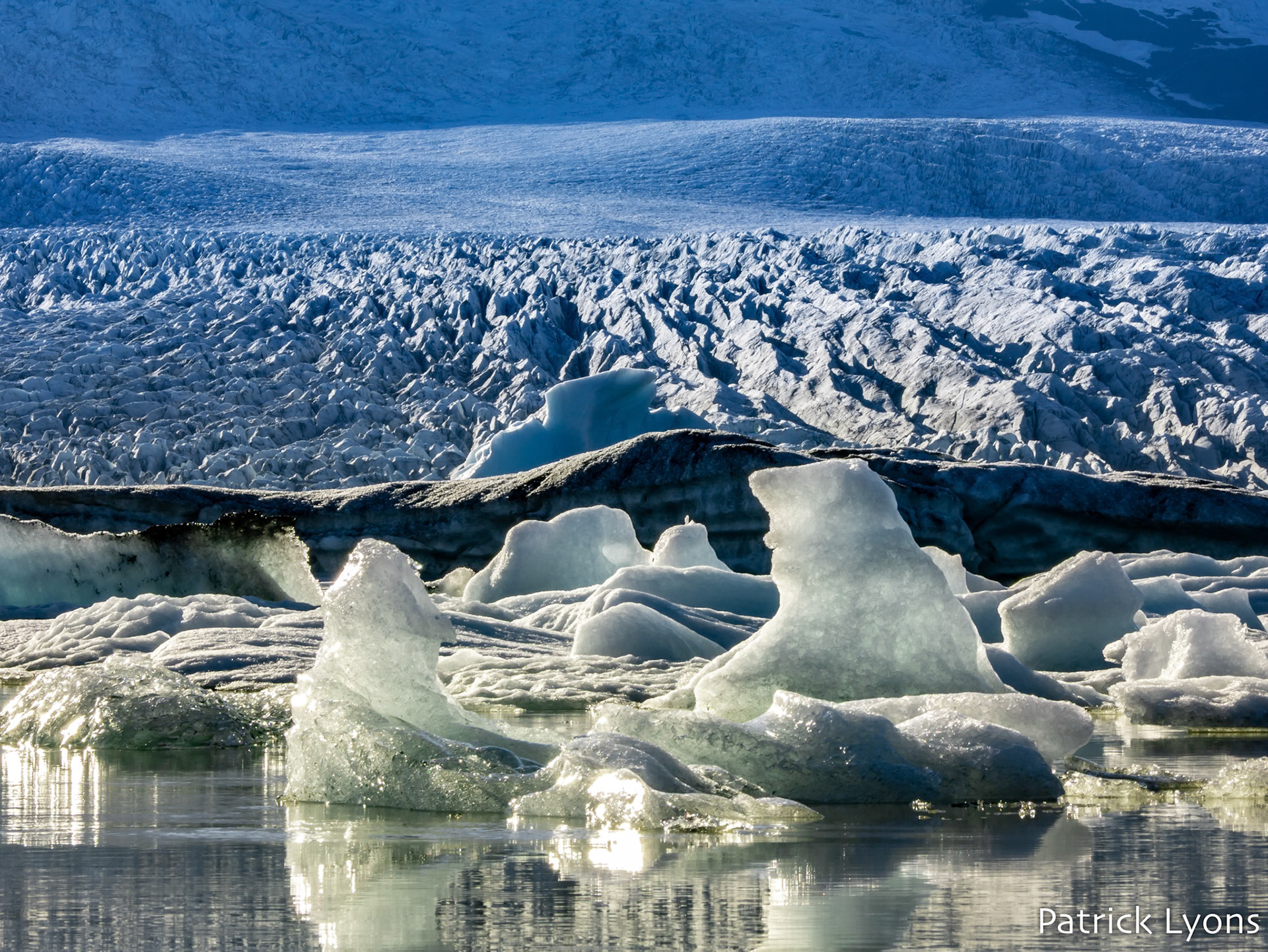 Jökulsárlón lagoon and icebergs in Iceland