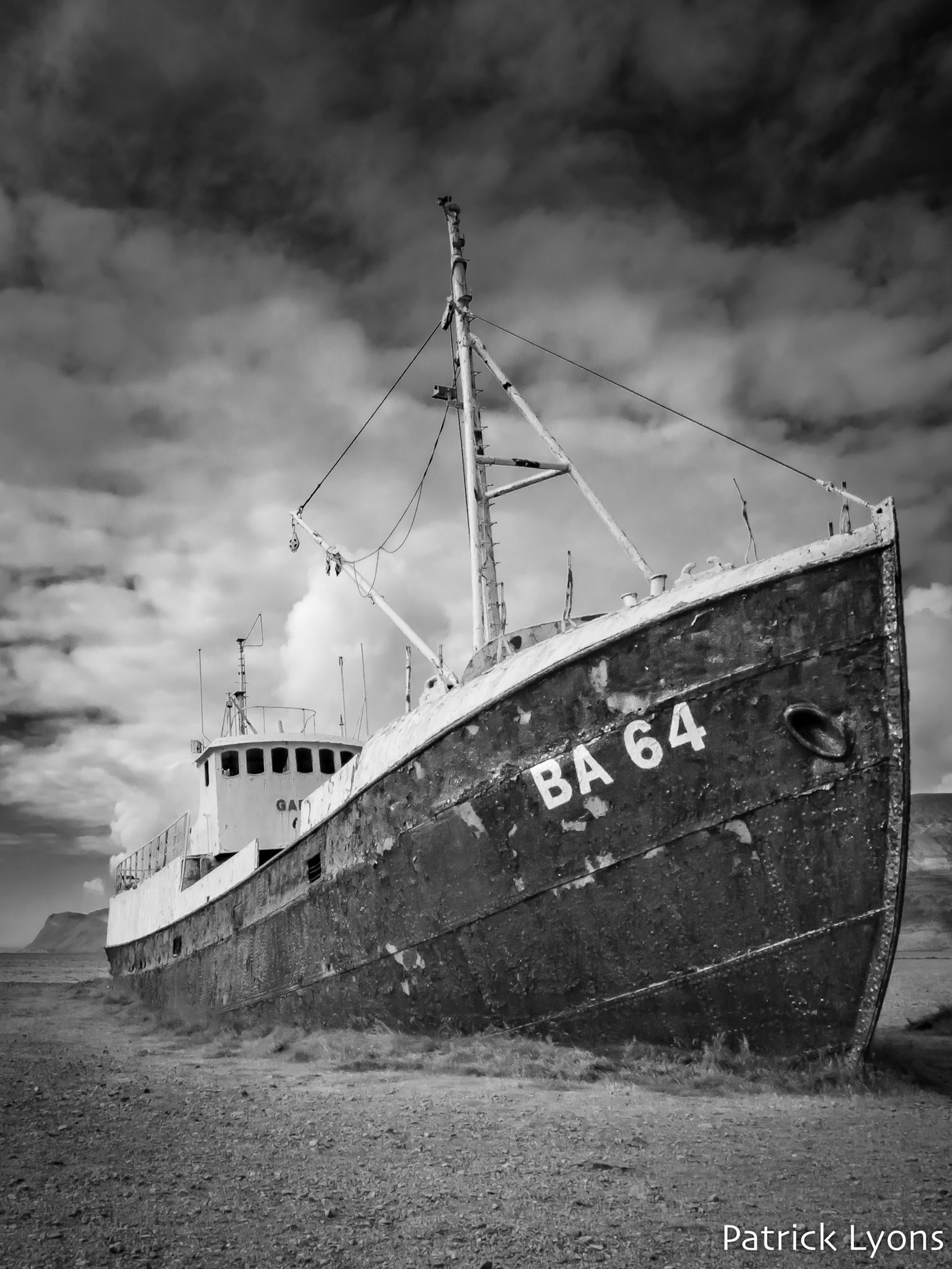 Boat on a beach in iceland in black and white