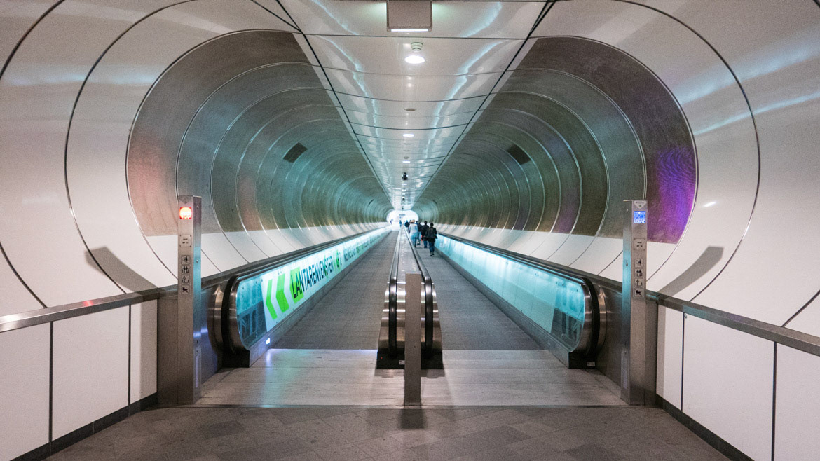 (2015)
