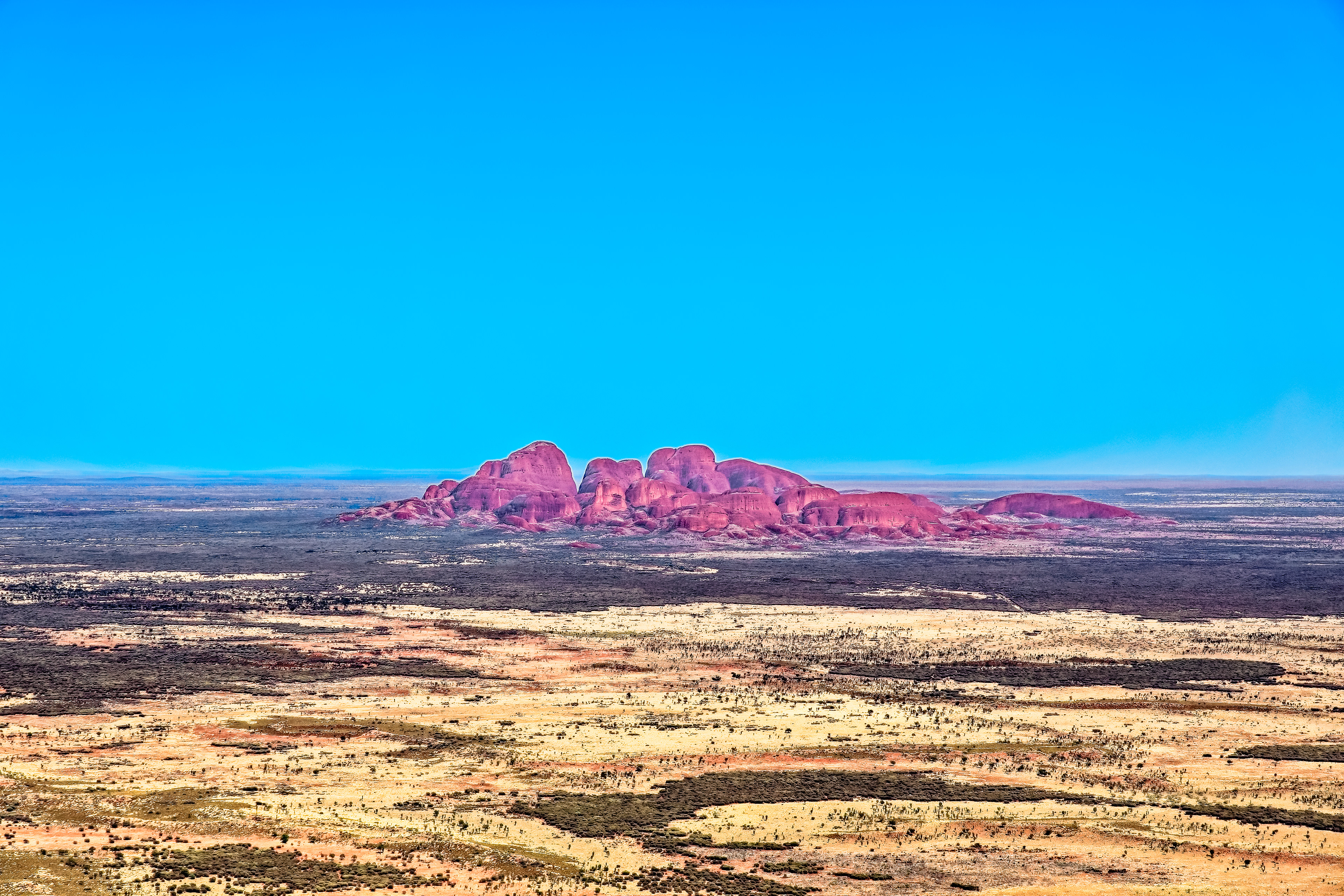 Outback - Helikopterflug über die Kata Tjuṯas im Uluṟu-Kata-Tjuṯa-Nationalpark