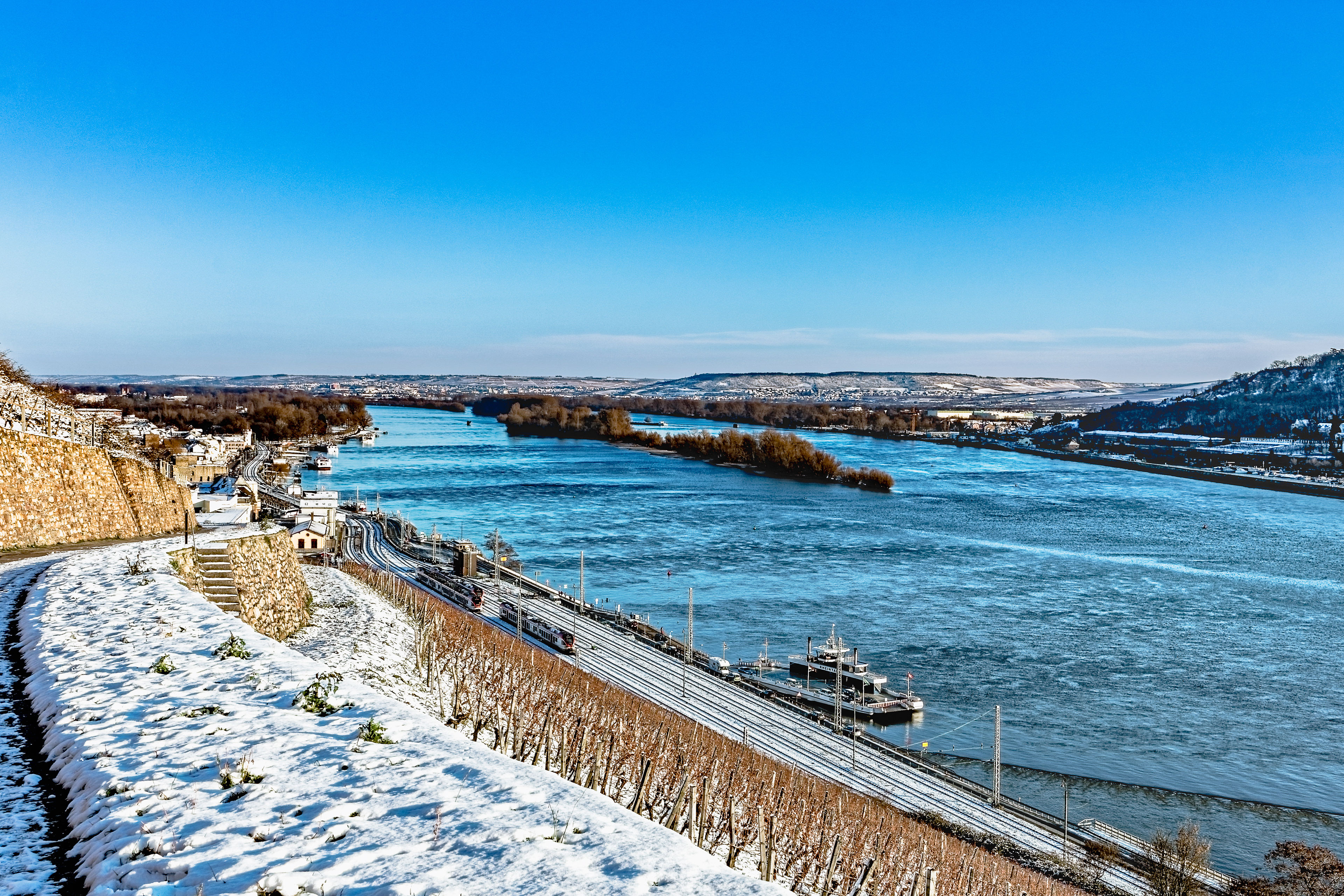 Winter in den Weinbergen bei Rüdesheim