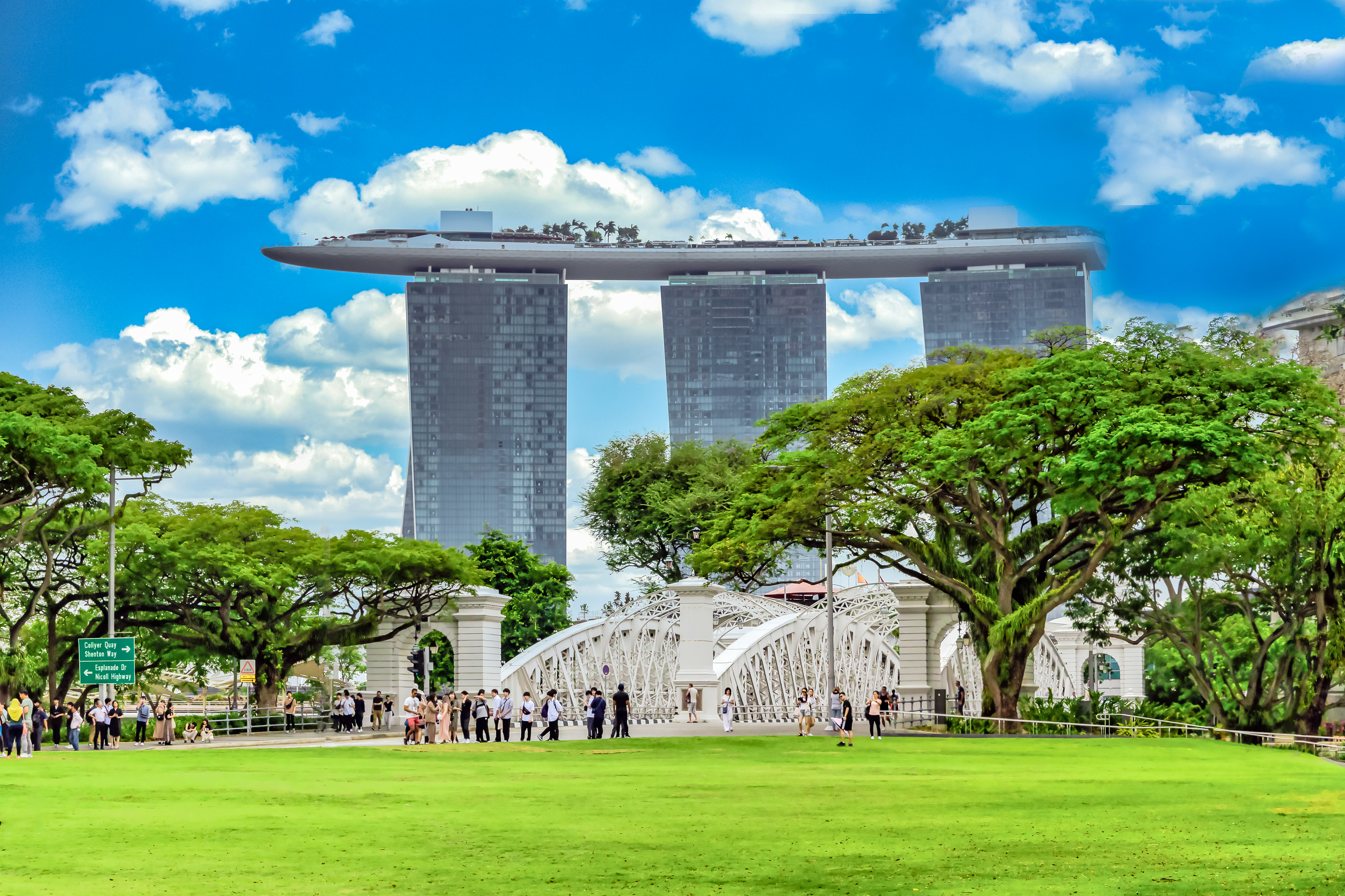 Die Anderson Bridge mit dem Marina Bay Sands Hotel