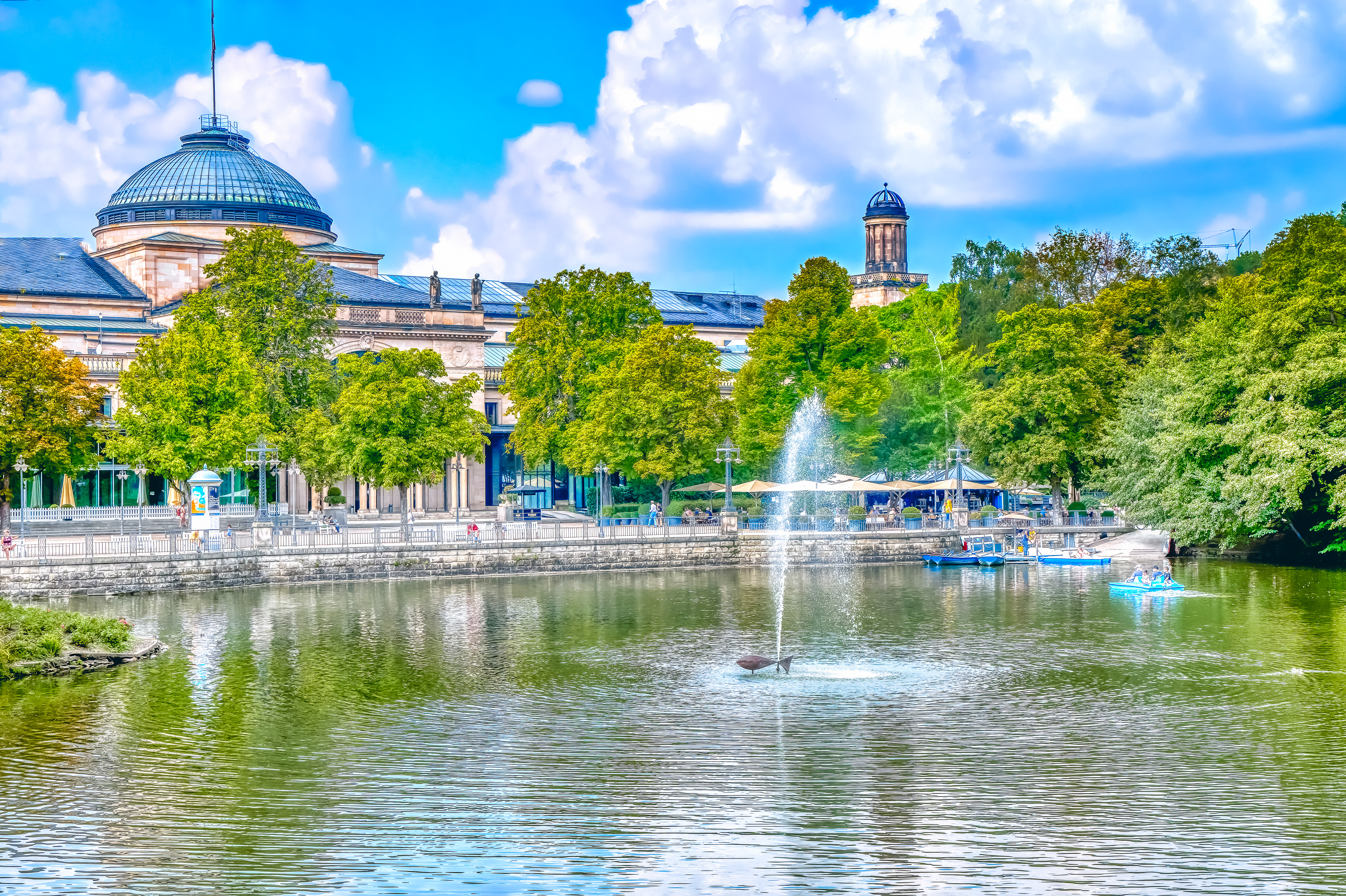 Kurpark mit Kurhaus und Kurparkweiher 