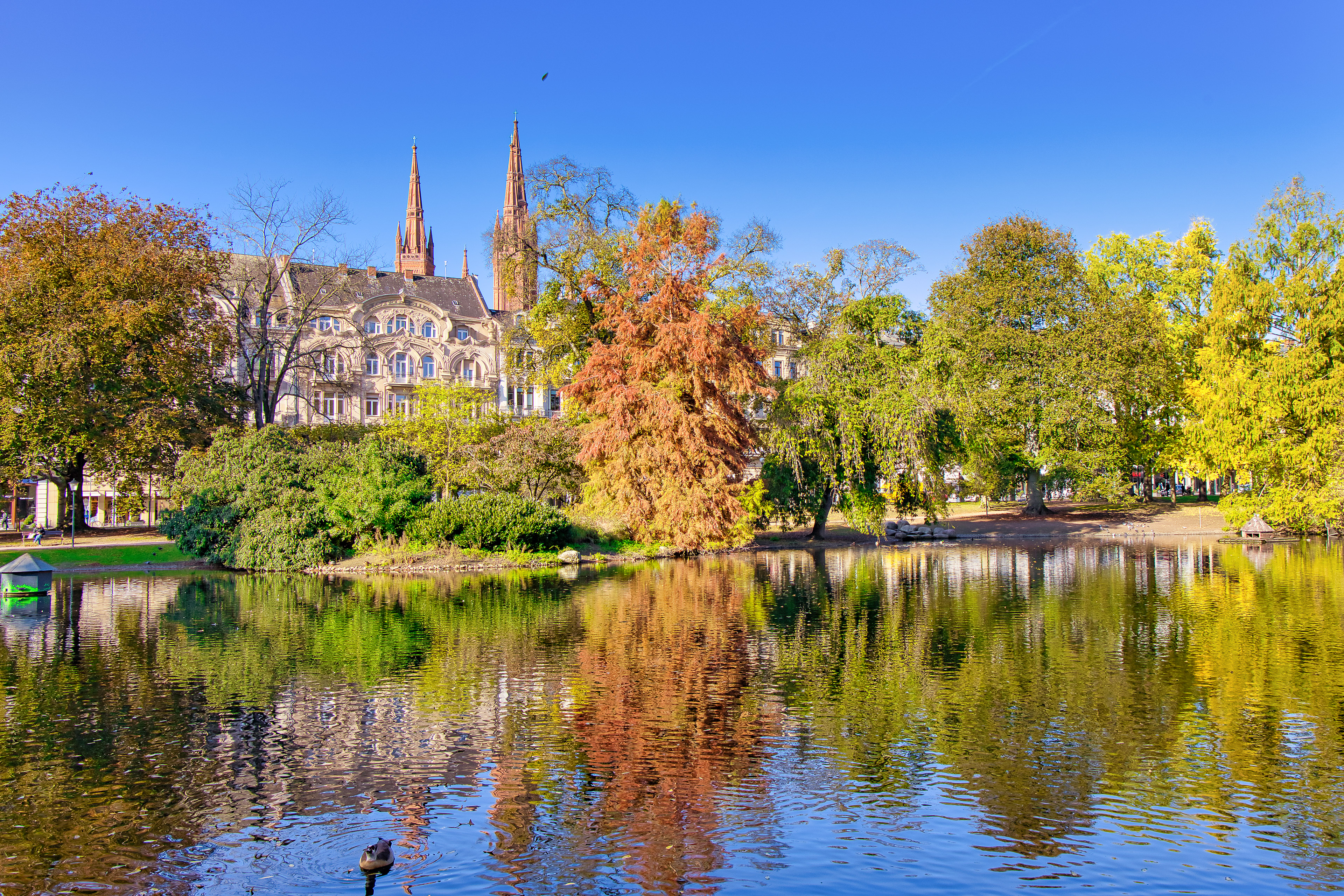 Parkanlage Warmer Damm mit der Marktkirche 
