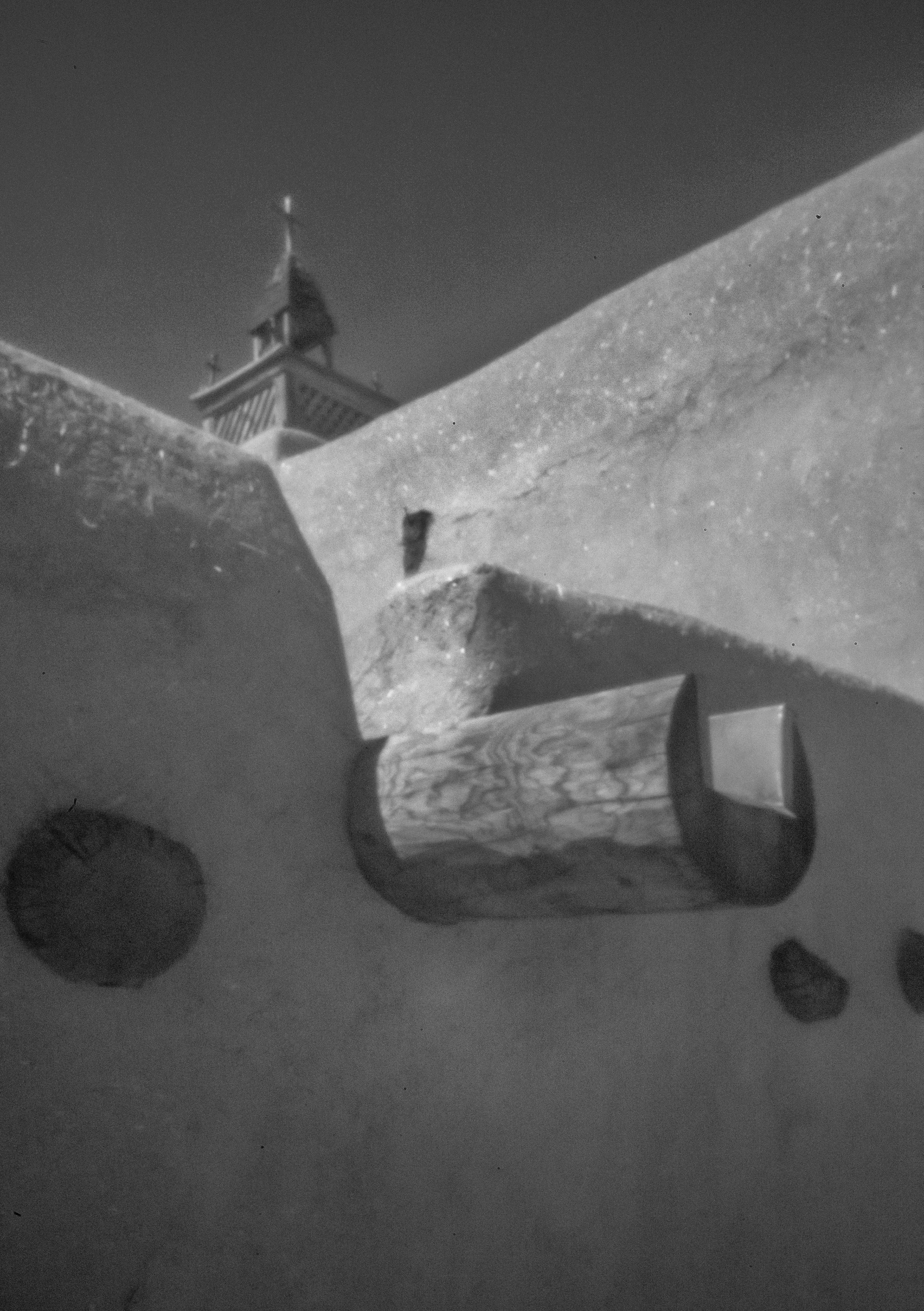 Las Trampas through a pinhole