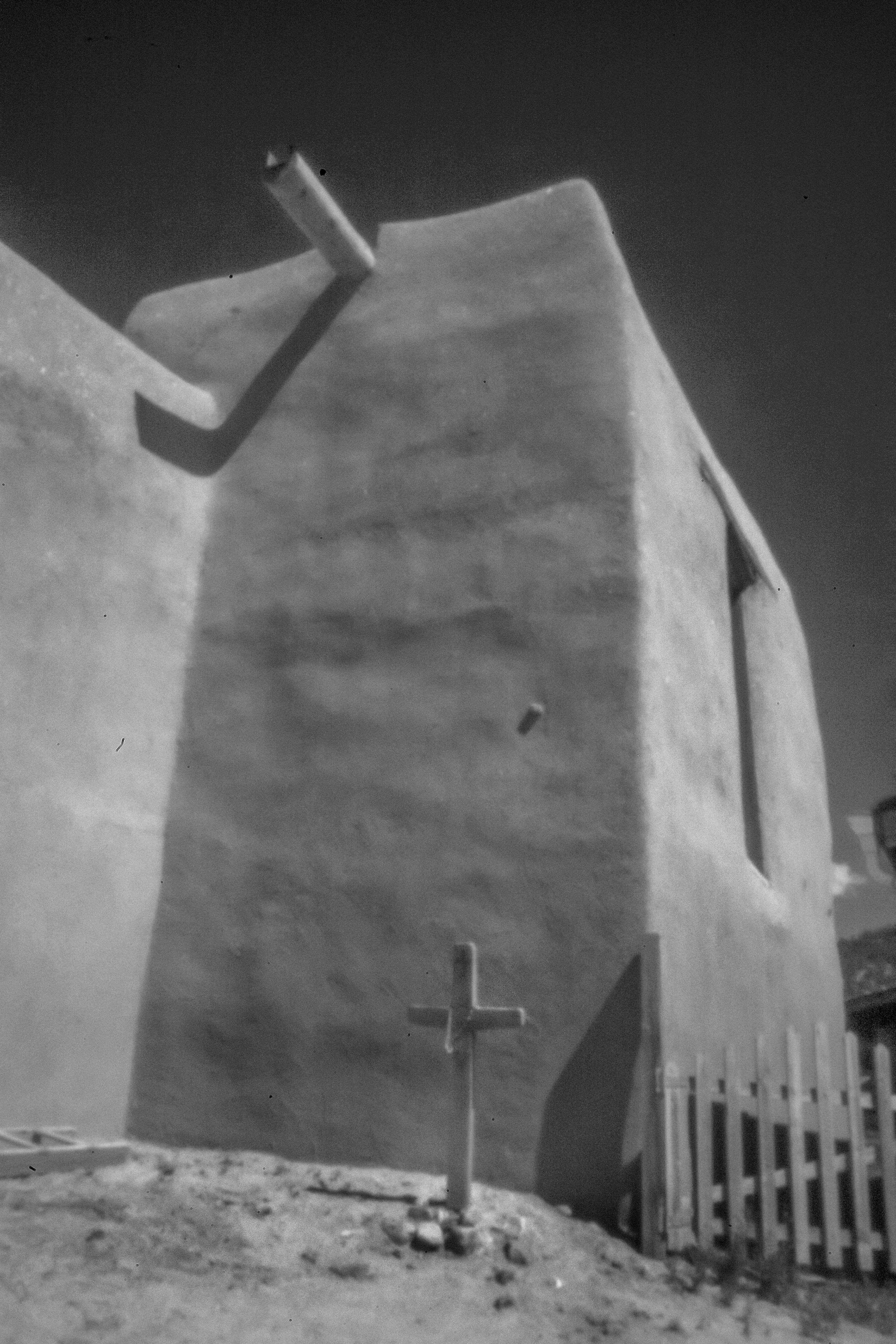 Las Trampas through a pinhole