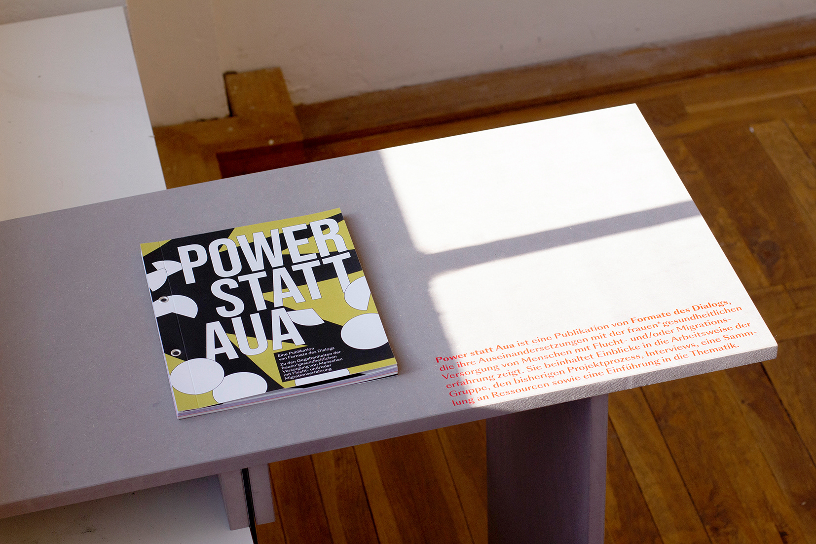 Room installation »Gesundheit ein Recht für alle?« | Galerie im Volkspark Halle| Formate des Dialogs in cooperation with Break Isolation Group | 2021 (Photo: Max Méndez)