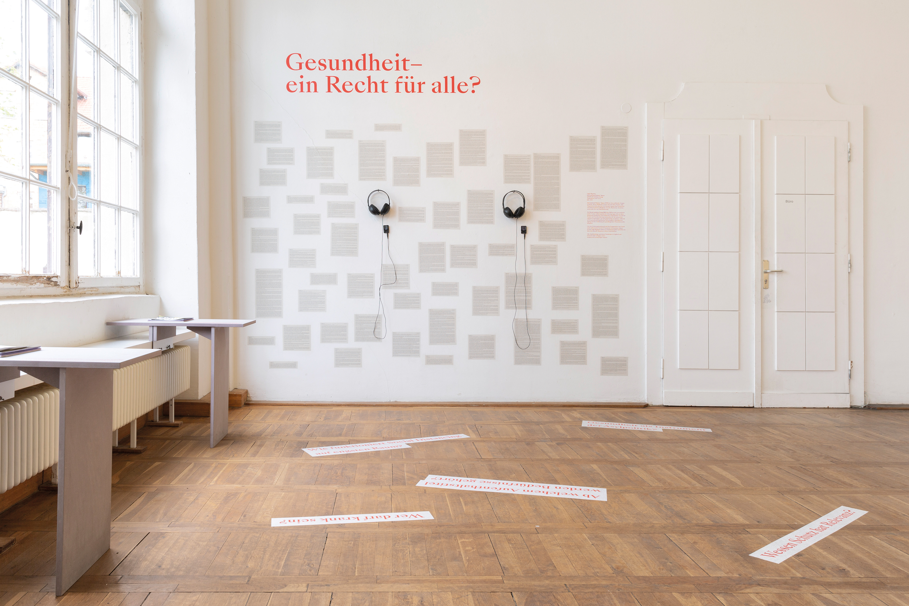 Exhibition installation "Gesundheit –ein Recht für alle" (Healthcare – a right for everyone?), Burg Galerie im Volkspark, in cooperation with Break Isolation Group, concept & design by Formate des Dialogs, 2021