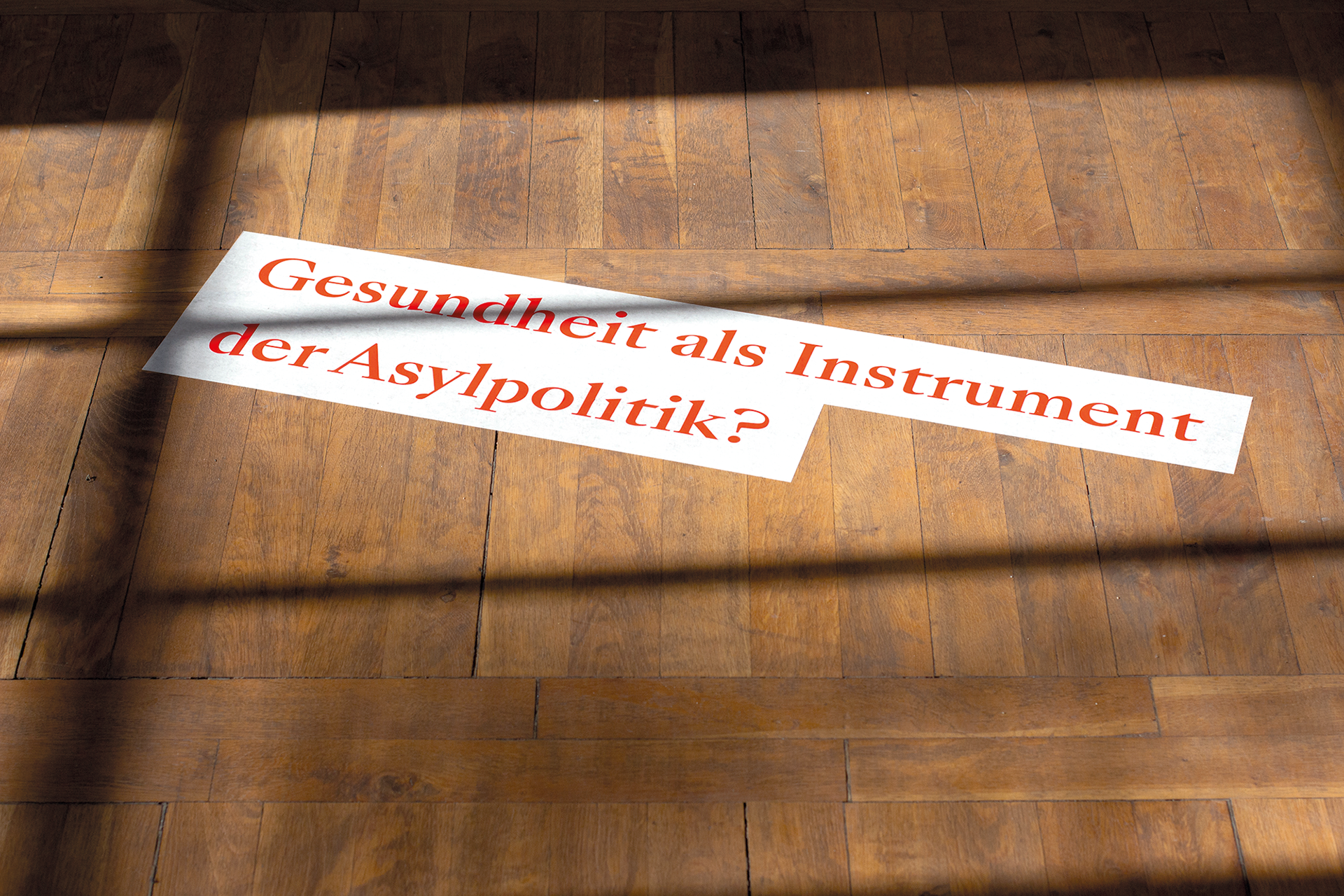 Exhibition installation "Gesundheit –ein Recht für alle" (Healthcare – a right for everyone?), Burg Galerie im Volkspark, in cooperation with Break Isolation Group, concept & design by Formate des Dialogs, 2021