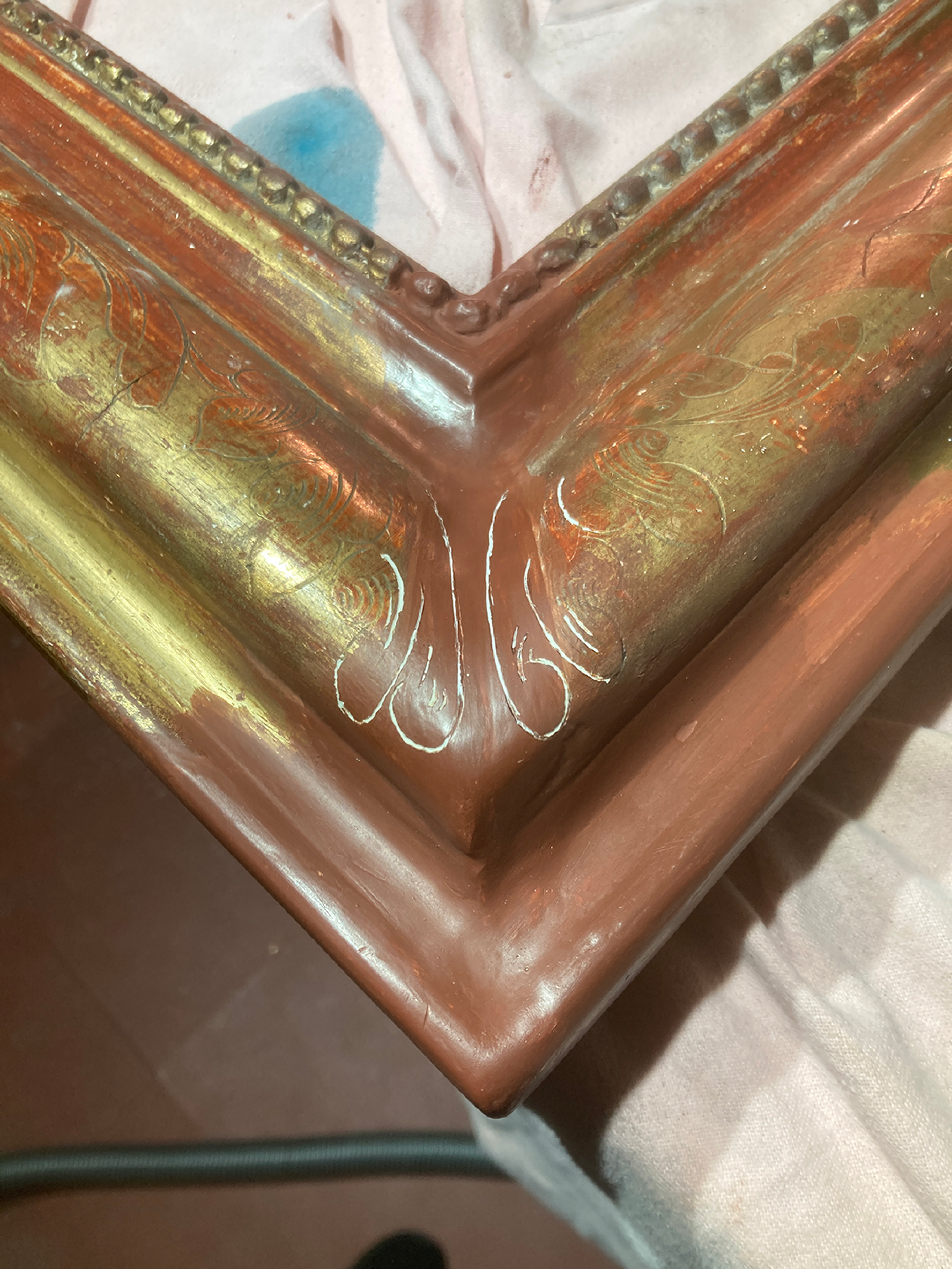 incise gravure decoration